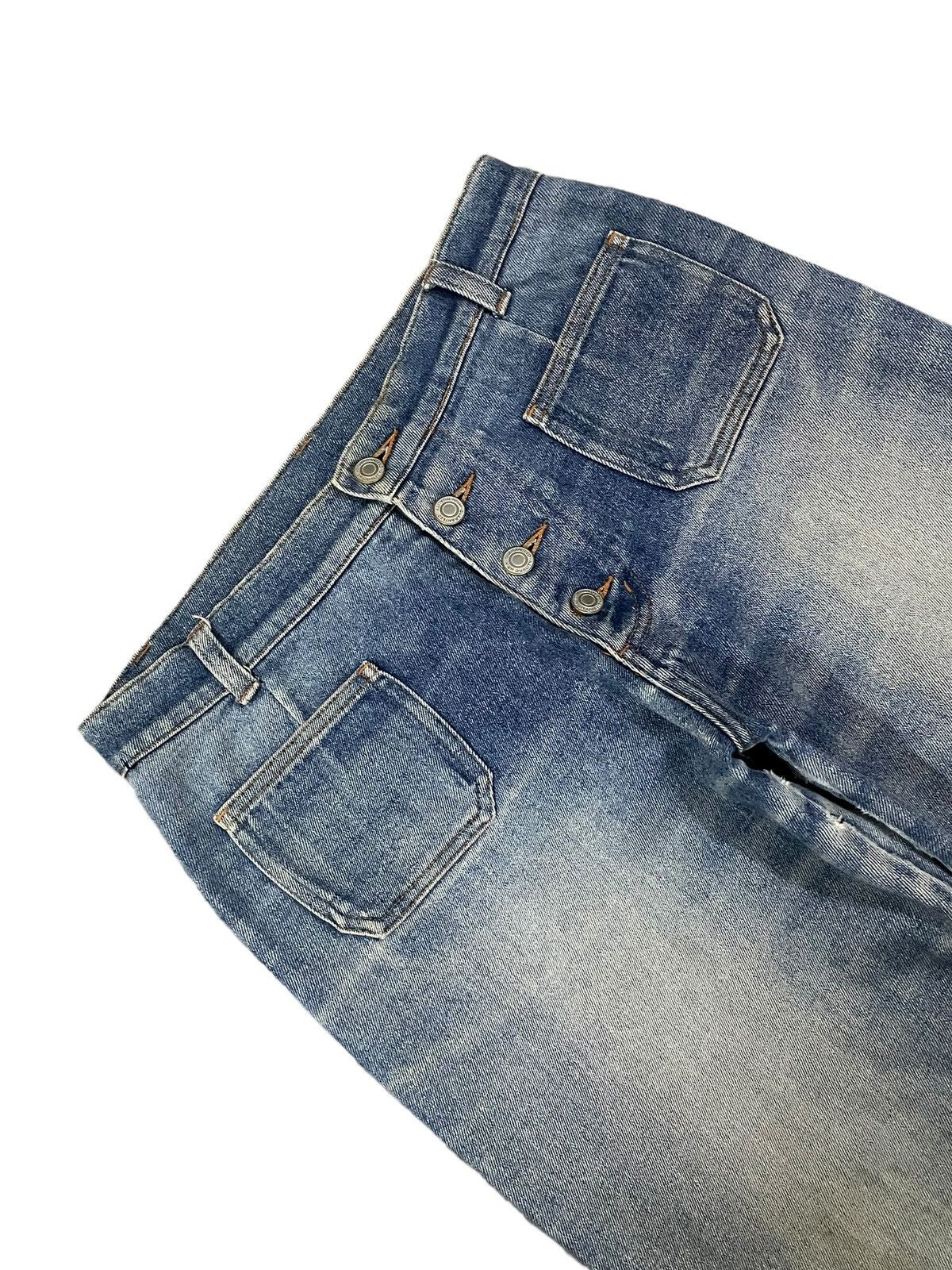 Japanese Brand Vintage Japanese Brand Fading Mid Rise ButtonFly Flare Jeans Size 30" / US 8 / IT 44 - 7 Thumbnail