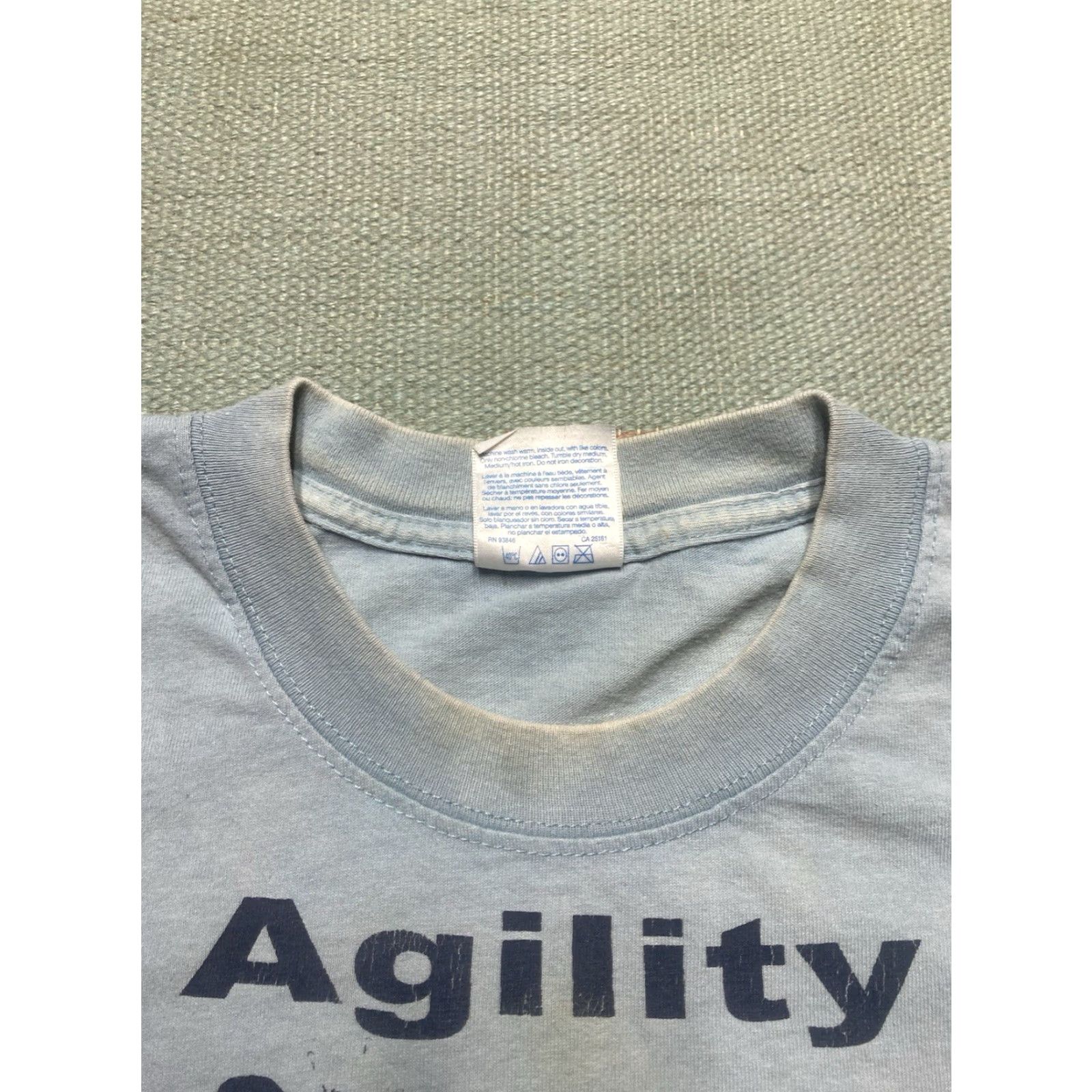 Gildan VINTAGE 90s graphic T-shirt agility how do you measure up dog funny hurdle XL Men Blue Gildan T-Shirt Mens Funny 90s Dog Size US XL / EU 56 / 4 - 3 Thumbnail