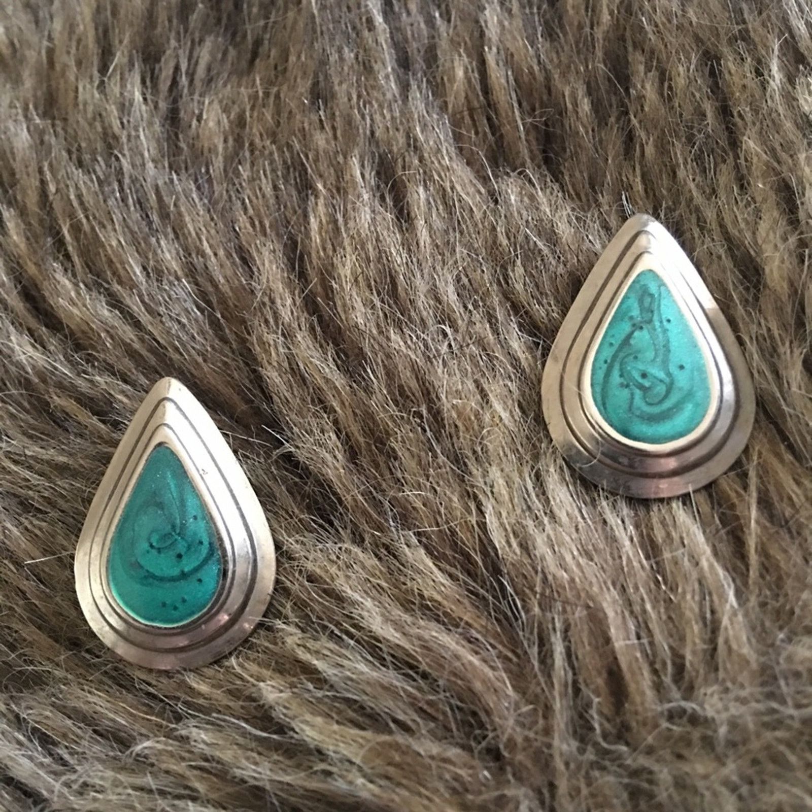 Vintage Vintage blue enamel silver tone clip on earrings Size ONE SIZE - 3 Thumbnail