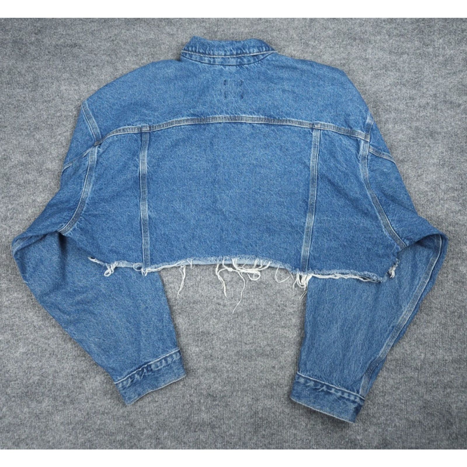 Carhartt **VINTAGE CARHARTT MEN'S 2XL BLUE CUTOFF WORKJACKET** User: Vintage Carhartt Men's 2XL Blue Cutoff Workjacket Made USA JU0998 Button Size US XXL / EU 58 / 5 - 3 Thumbnail