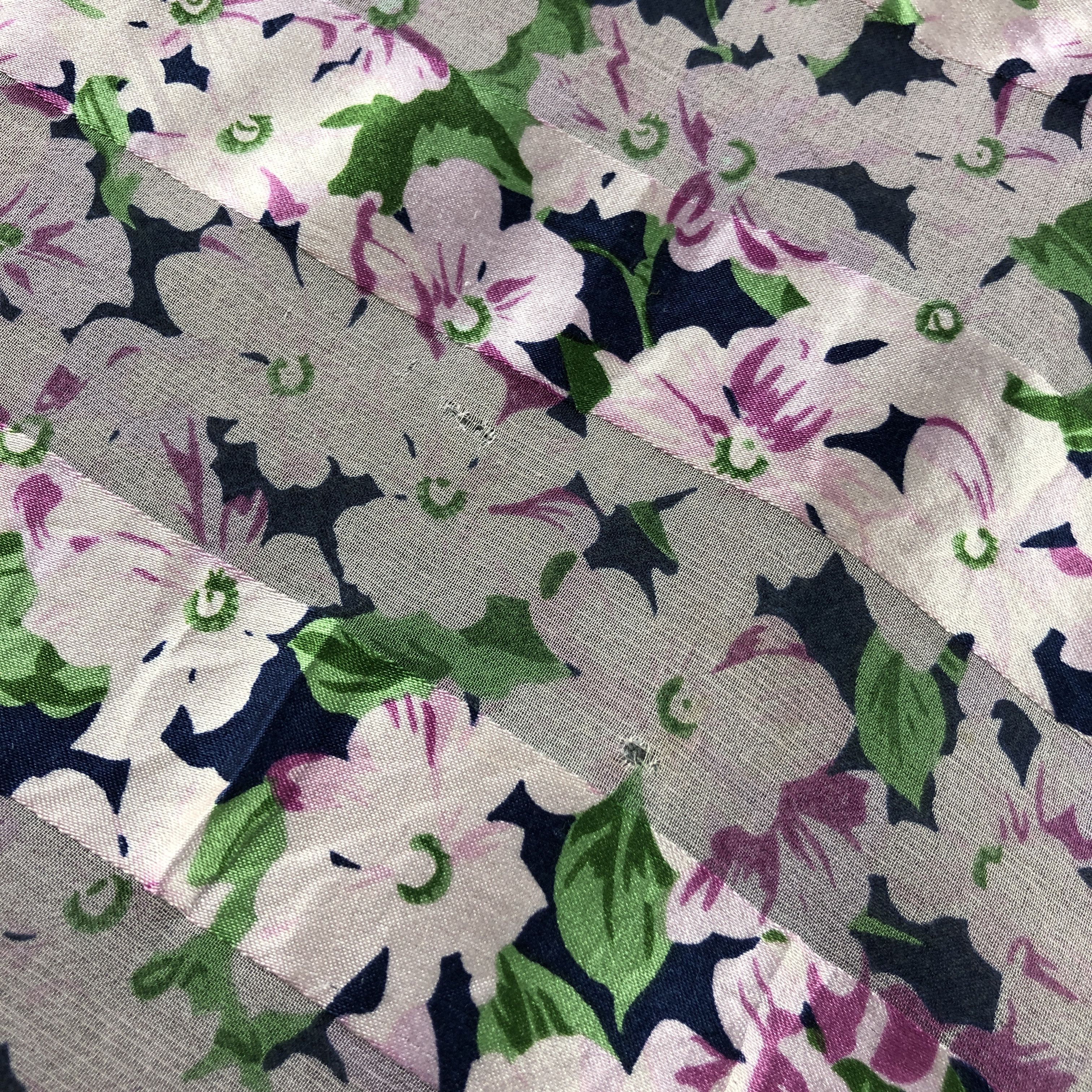 Yves Saint Laurent Yves Saint Laurent Floral Silk Scarf M1266 Size ONE SIZE - 11 Thumbnail