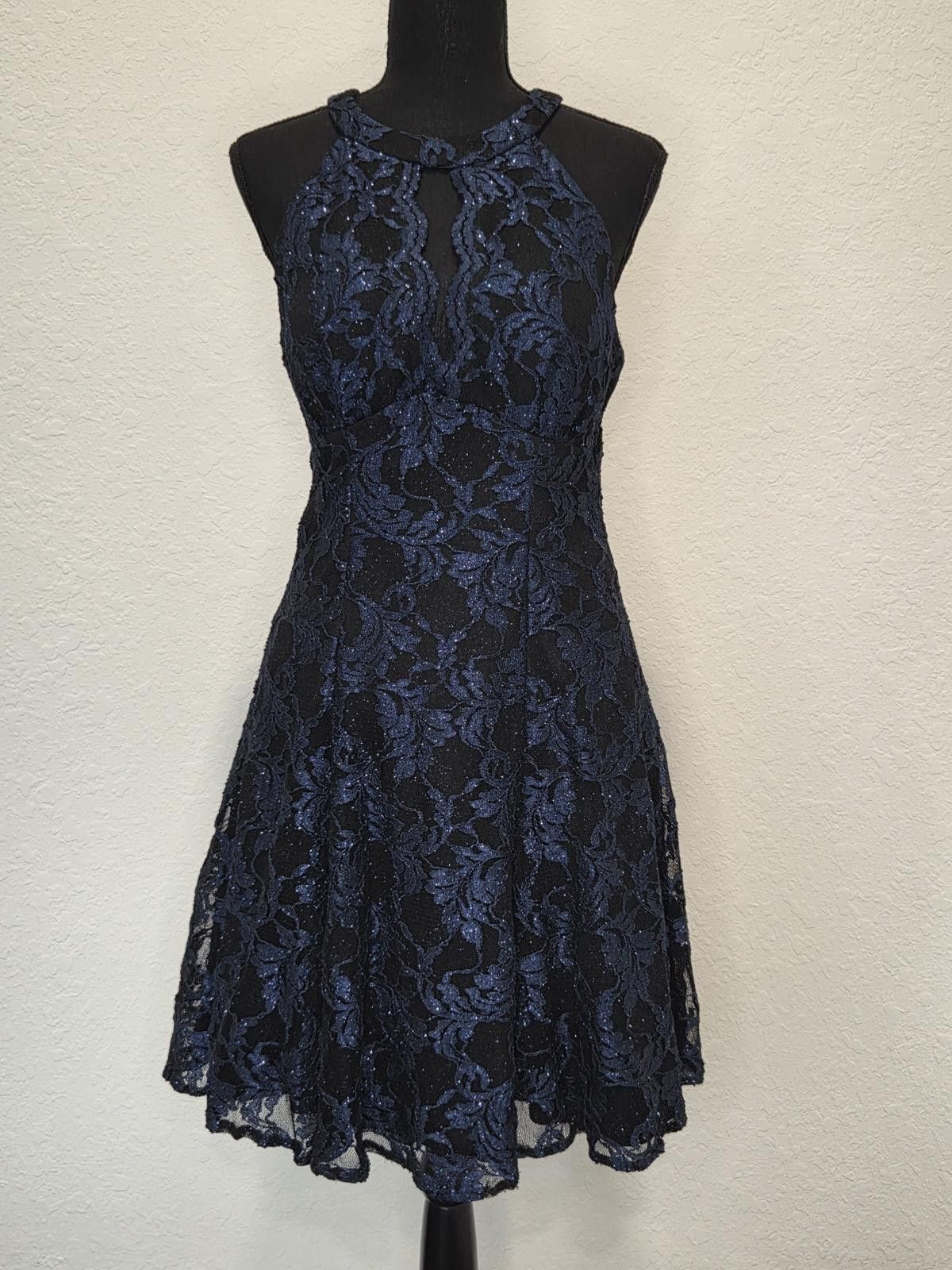 Designer Nightway Glitter-Lace Keyhole Halter Dress - NWOT (New) Size M / US 6-8 / IT 42-44 - 3 Thumbnail