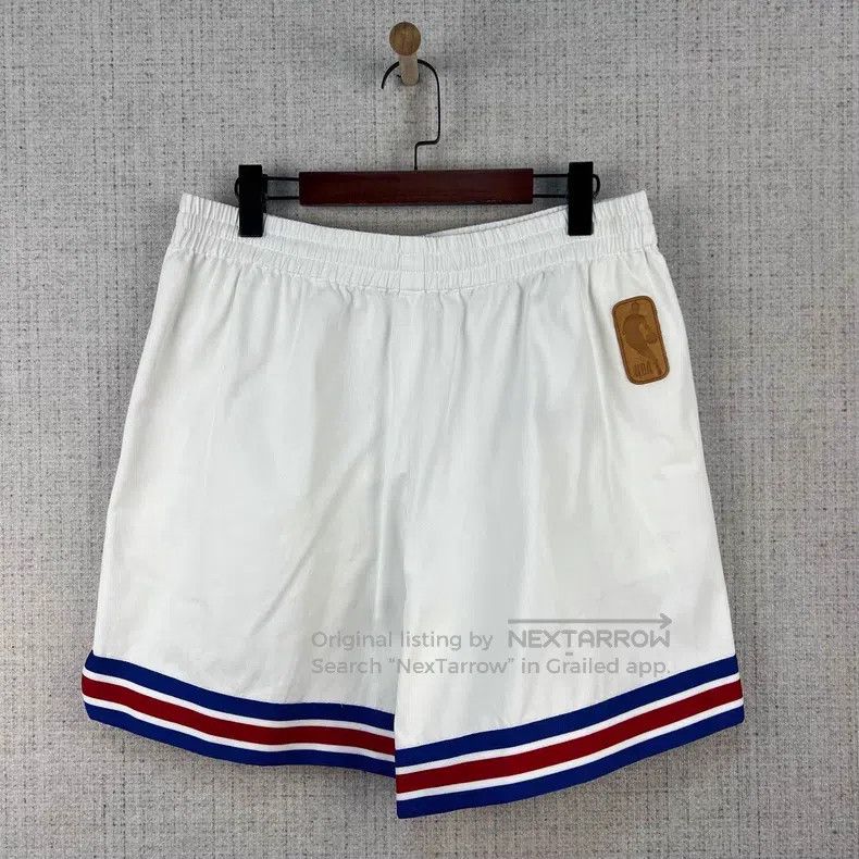 Louis Vuitton Louis Vuitton size l NBA Logo printed striped leather baske Size US 28 / EU 44 - 1 Thumbnail