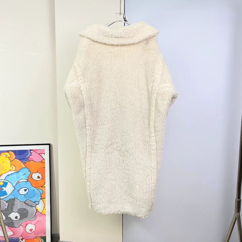 Max Mara Max Mara White Teddy Jacket Size XS / US 0-2 / IT 36-38 - 2 Thumbnail