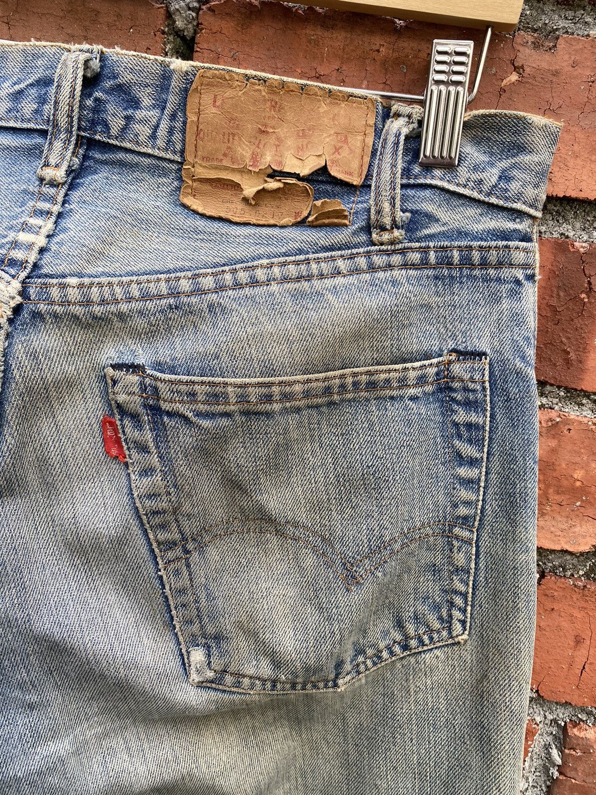 Levi's × Levi's Vintage Clothing × Vintage size 31x32 vintage levi's 505 distressed 80s made in USA Size US 31 - 6 Thumbnail