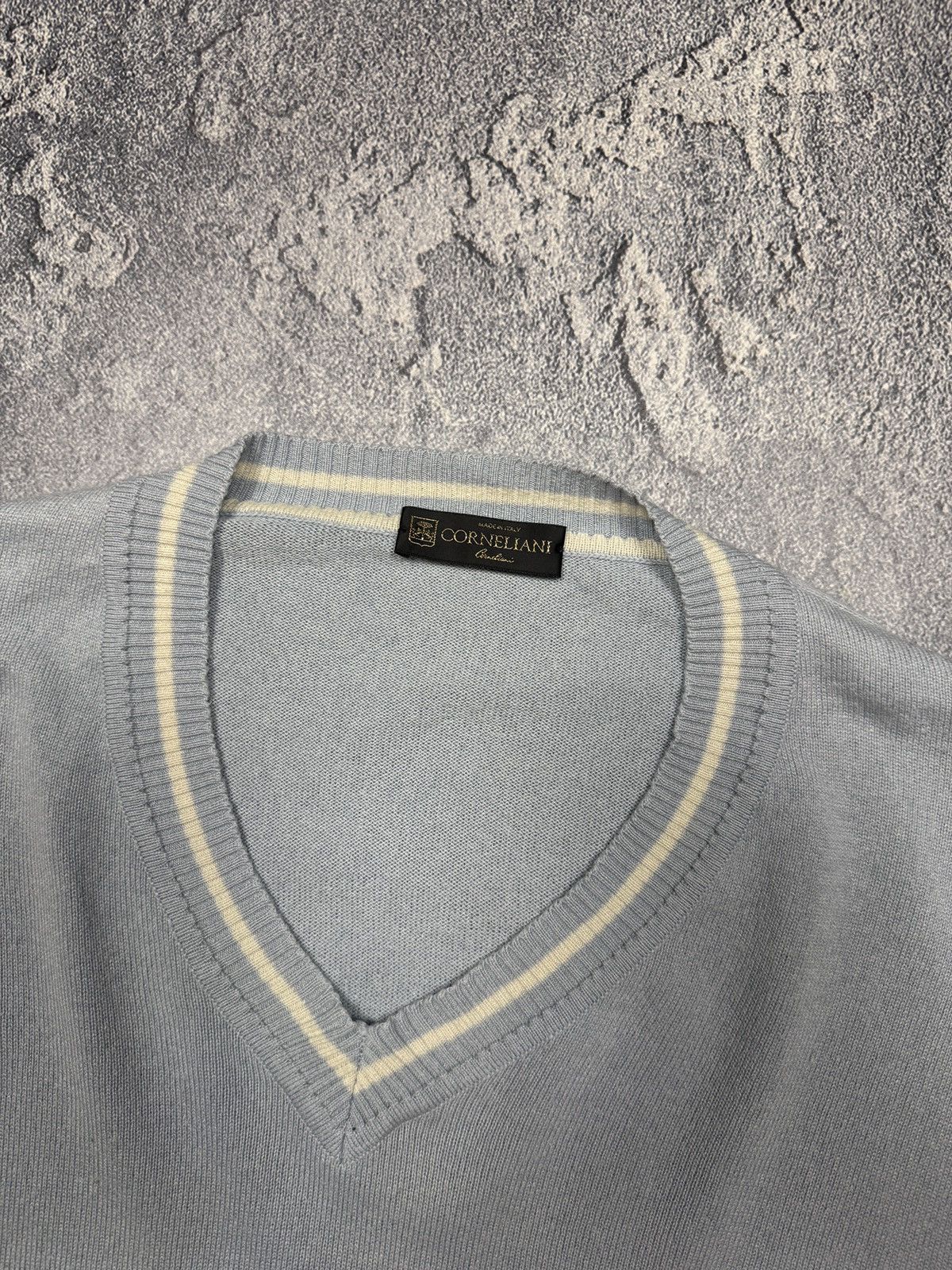 Corneliani CORNELIANI V-NECK WOOL SWEATER Size US L / EU 52-54 / 3 - 4 Thumbnail