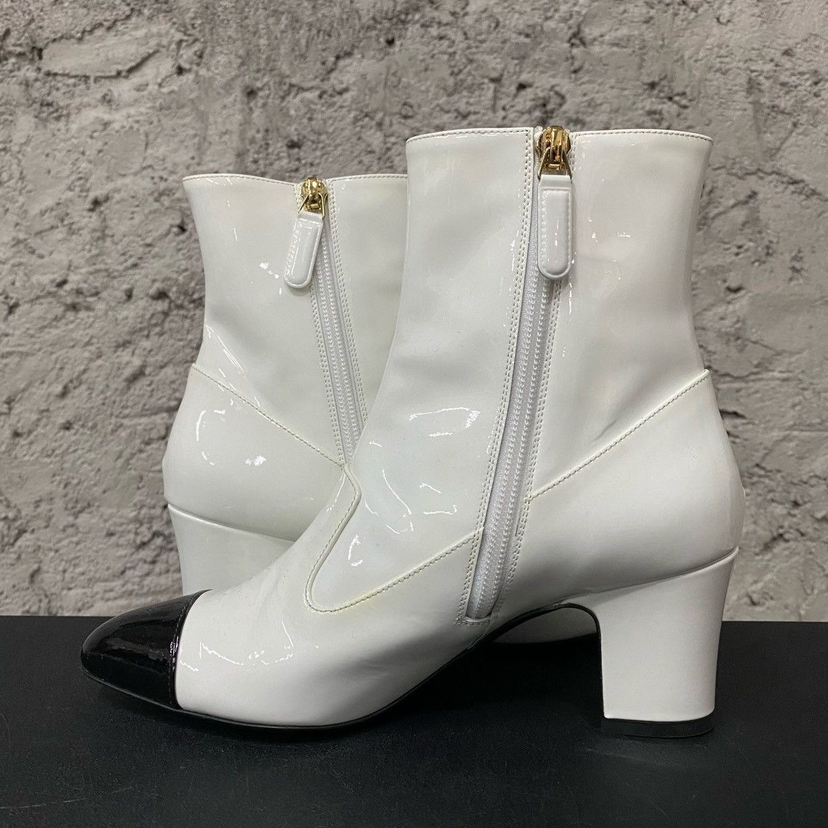 Chanel Chanel white and black patent leather boots Size US 6.5 / IT 36.5 - 6 Thumbnail