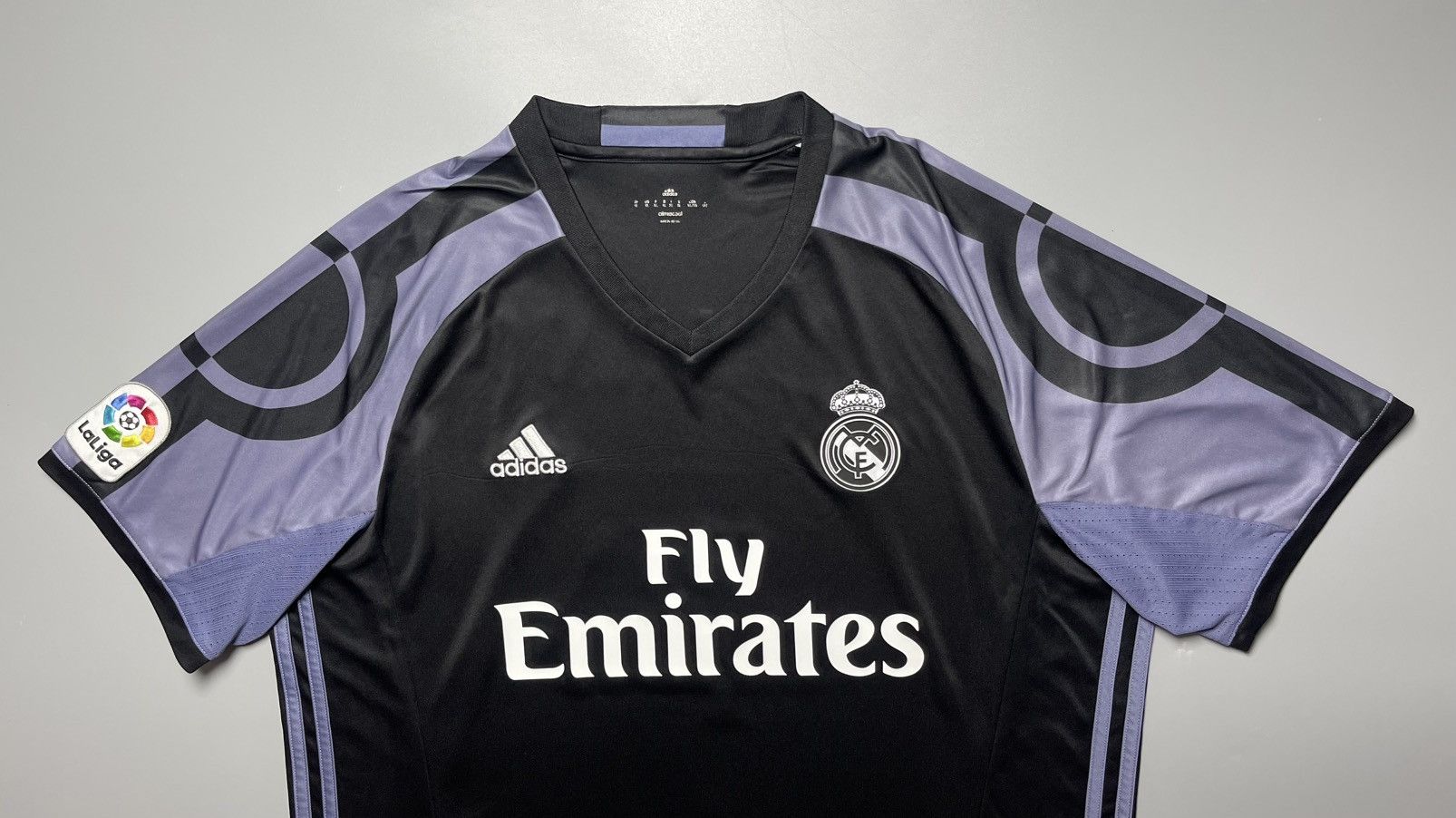 Vintage REAL MADRID ADIDAS 2016/2017 SOCCER THIRD JERSEY #7 RONALDO Size US XL / EU 56 / 4 - 3 Thumbnail