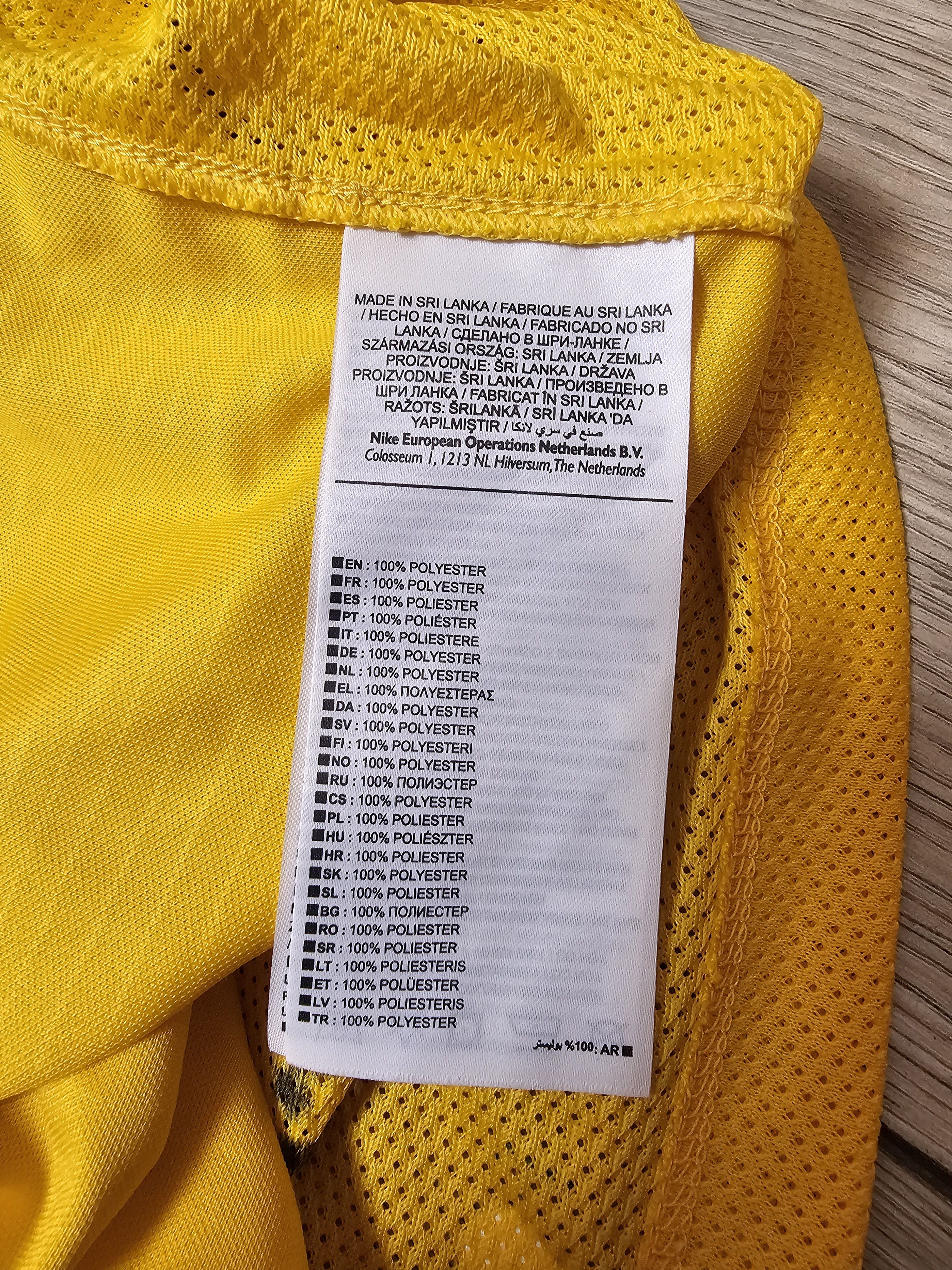 Nike YOUNG BOYS 2018 2019 HOME FOOTBALL SHIRT SOCCER JERSEY Size US XXL / EU 58 / 5 - 10 Thumbnail