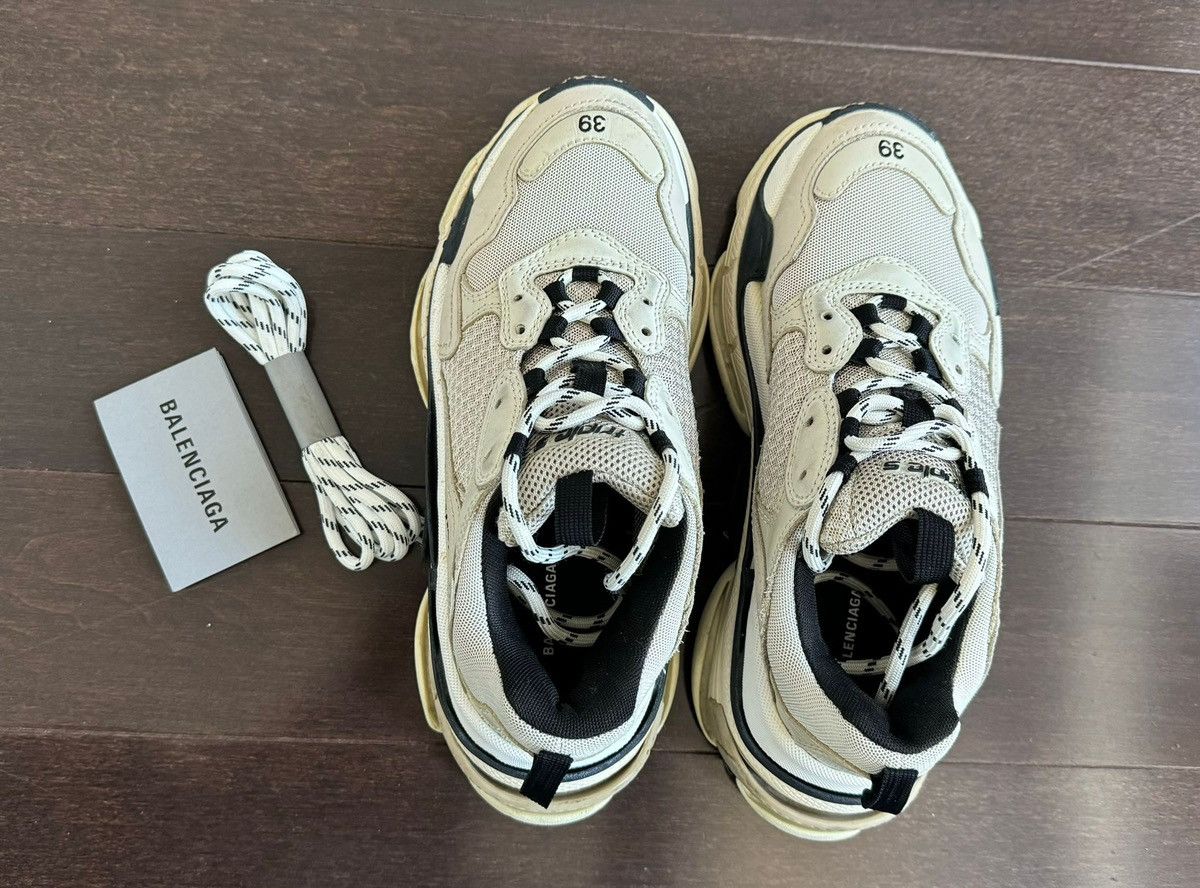 Balenciaga BALENCIAGA TRIPLE S SNEAKER Size US 6.5 / EU 39-40 - 1 Thumbnail