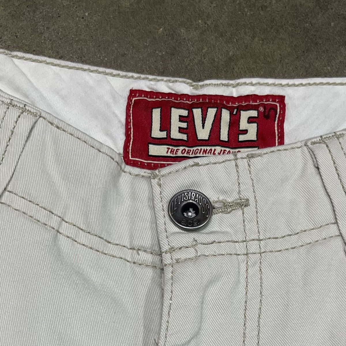 Levi's Vintage Levi’s 90s Distressed y2k Carrier Cargo Shorts Size US 29 - 5 Thumbnail
