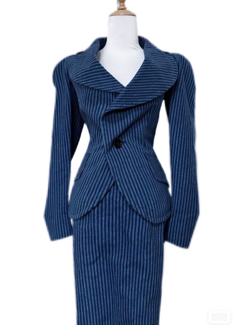 Vivienne Westwood vivienne westwood Dark blue striped main line suit Size XS / US 0-2 / IT 36-38 - 1 Thumbnail