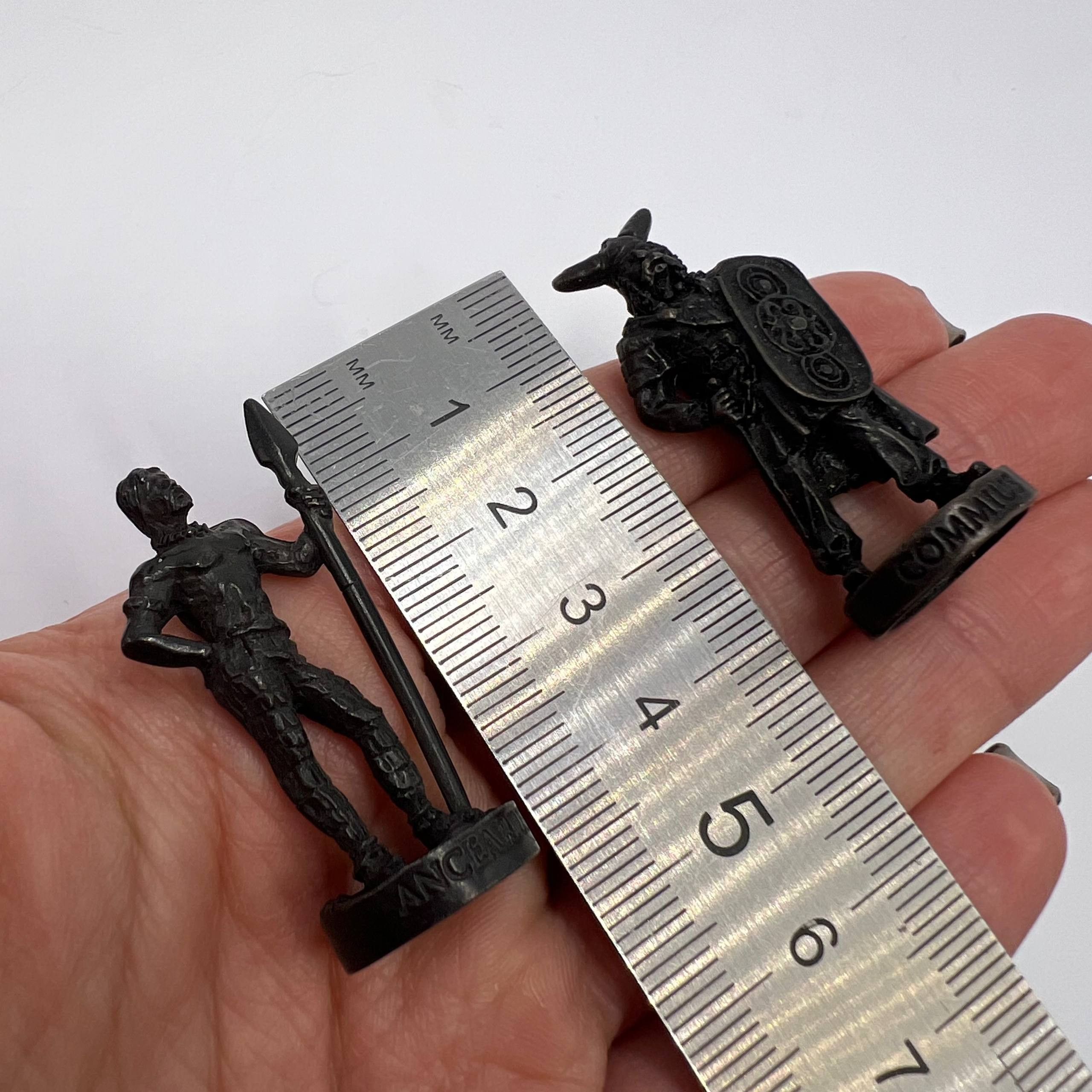 Vintage Vintage Bronze Roman Gallic War Soldiers 1980s Set of 7 Size ONE SIZE - 5 Thumbnail