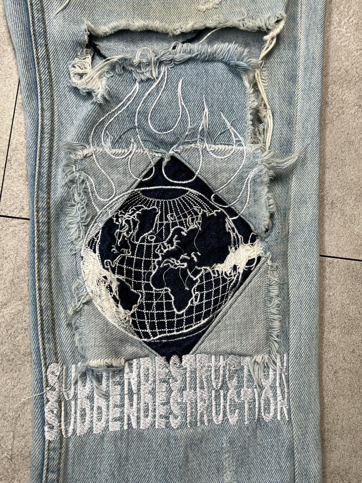 Ev Bravado × Who Decides War EV BRAVADO RAINBOW CRYSTAL SWAROVSKI JEANS Size US 30 / EU 46 - 4 Thumbnail