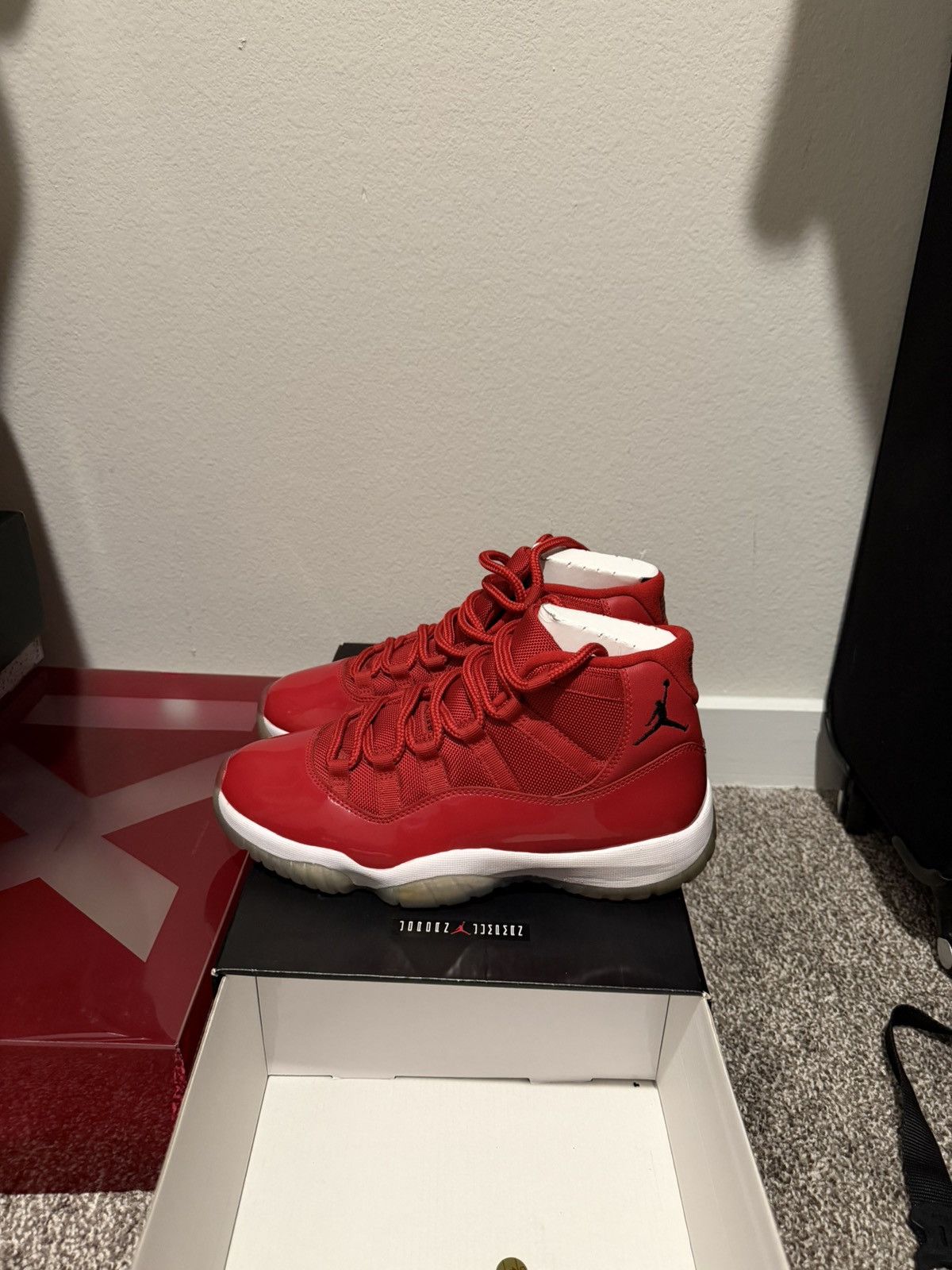 Nike Gym Red Jordan 11 Size US 8.5 / EU 41-42 - 5 Thumbnail