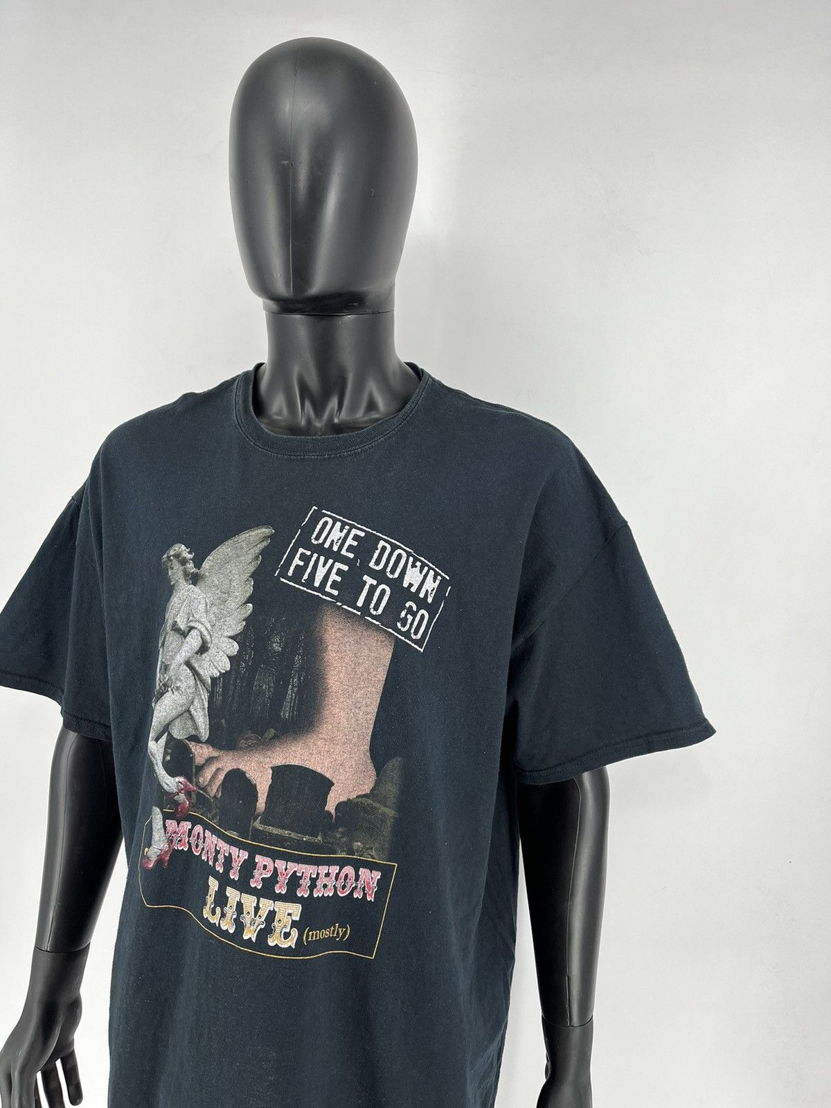Band Tees RARE VINTAGE MONTY PYTHON TOUR UK COMEDY TROUPE TEE T SHIRT Size US XXL / EU 58 / 5 - 4 Thumbnail