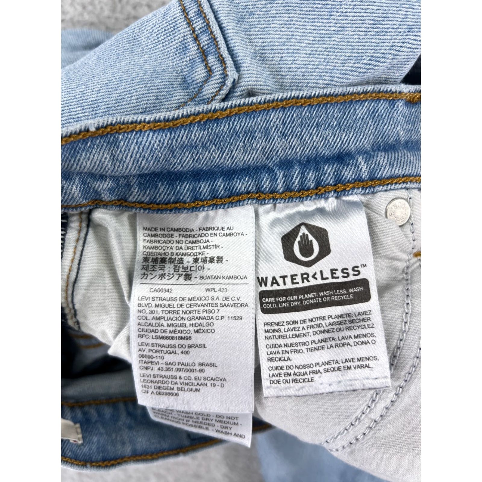 Levi's VINTAGE Levis Premium Jeans Womens 26 Blue Denim Wedgie Straight Button Fly Levi's Wedgie Fit 5-Pocket Retro Womens Jeans Size 26" / US 2 / IT 38 - 7 Thumbnail