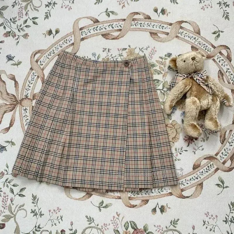 Burberry Burberry Beige Wool Check Pleated Skirt. Size 23" - 1 Thumbnail