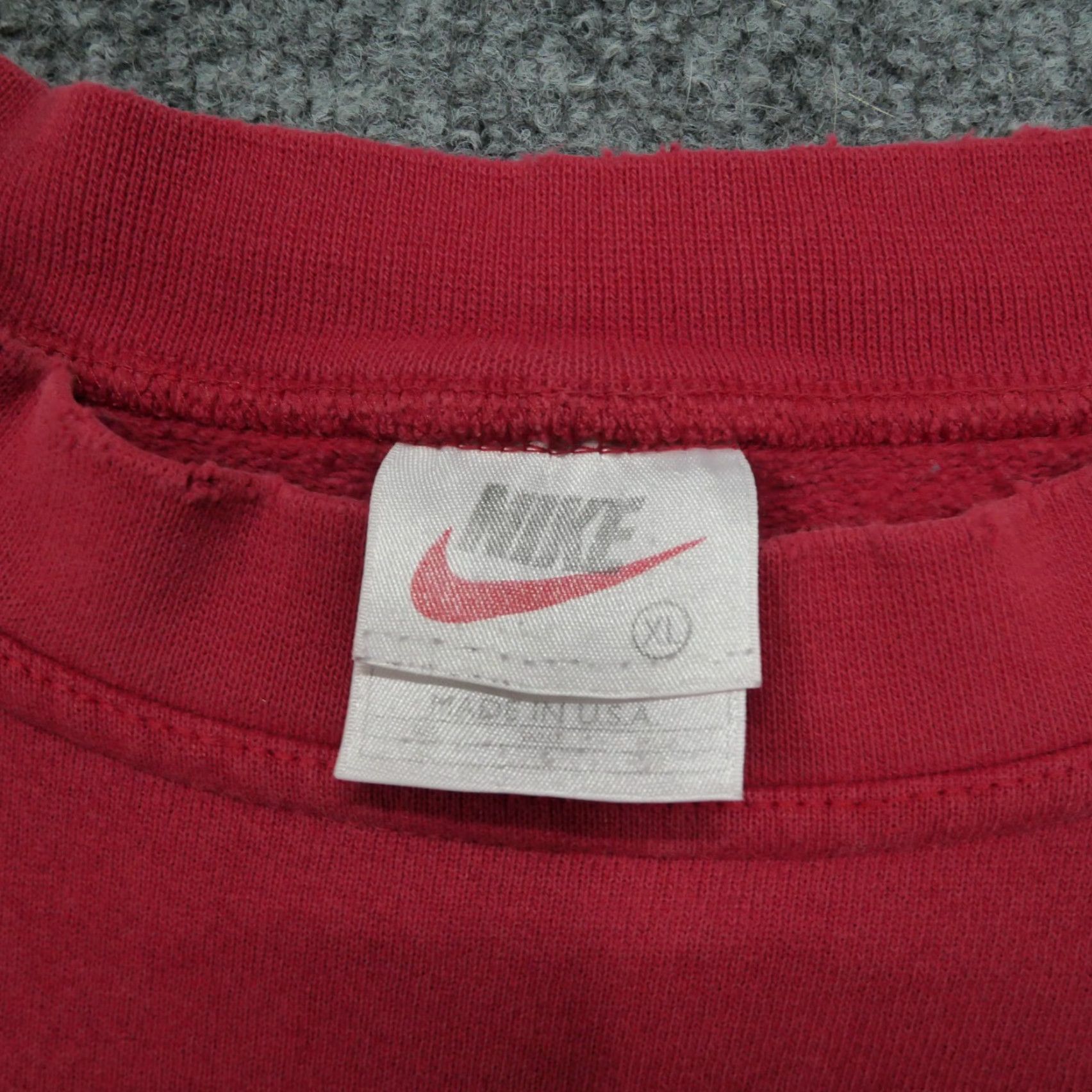 Nike VINTAGE Nike Sweatshirt Adult XL Red Pullover 90s Grunge Distressed Mini Swoosh Embroidered Mens Pullover Sweatshirt 90s Size US XL / EU 56 / 4 - 4 Thumbnail
