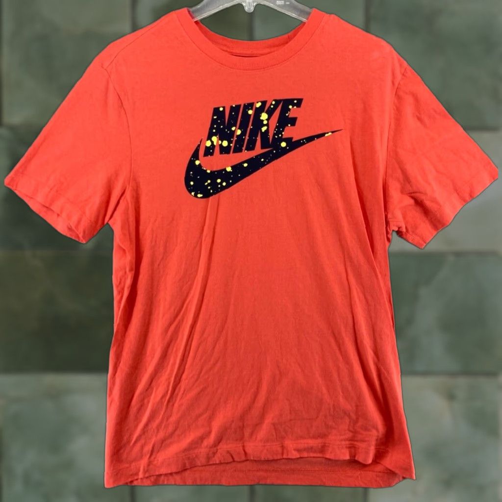 Nike Nike Men's Athletic T-Shirt Medium Red Swoosh Classic Sports Size US M / EU 48-50 / 2 - 1 Thumbnail