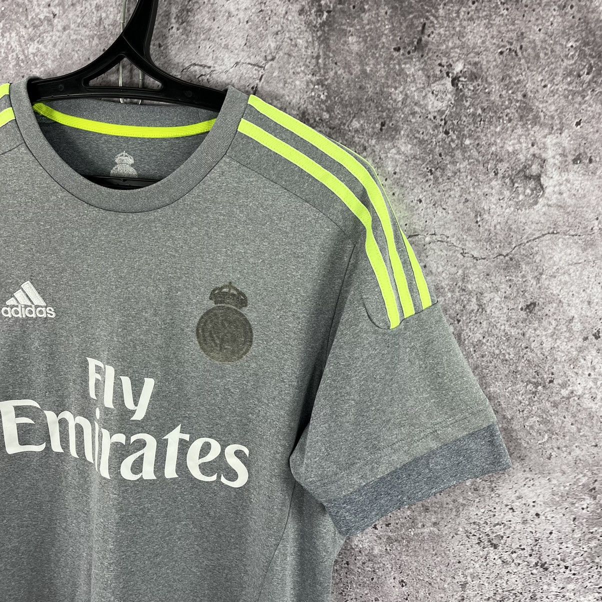 Adidas Real Madrid Adidas 2015/2016 Away Jersey T-Shirt Size M Size US M / EU 48-50 / 2 - 2 Thumbnail
