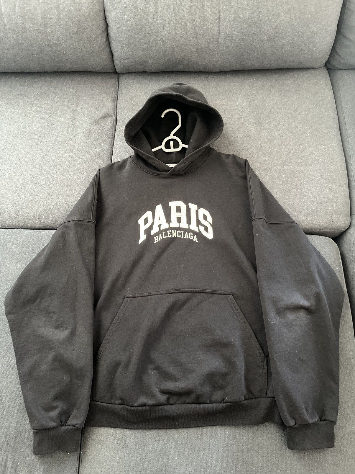 BALENCIAGA SOCCER TOKYO ZIP HOODIE ブラック Balenciaga Distressed Zip Hoodie in Washed Black | FWRD