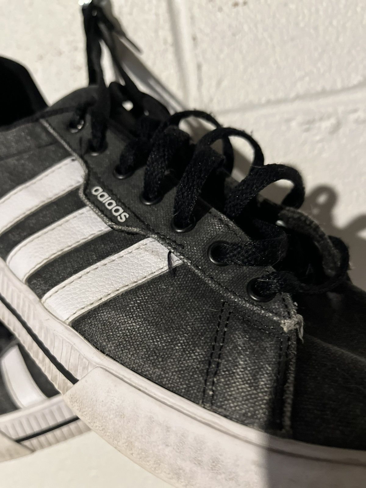 Adidas Adidas shoes Size US 10.5 / EU 43-44 - 3 Thumbnail