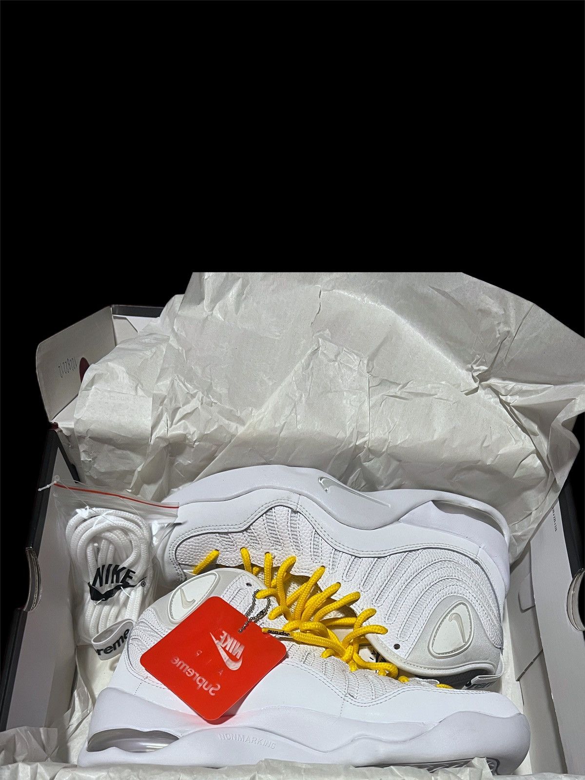 Nike × Supreme Nike supreme air bakin Size US 6.5 / EU 39-40 - 2 Thumbnail