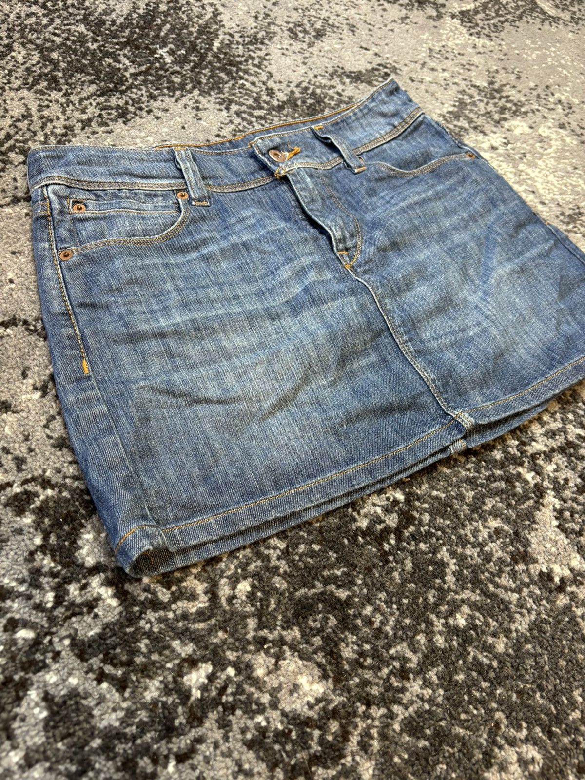 Levi's × Vintage Vintage Levi’s mini denim skirt y2k style Size 30" / US 8 / IT 44 - 1 Thumbnail