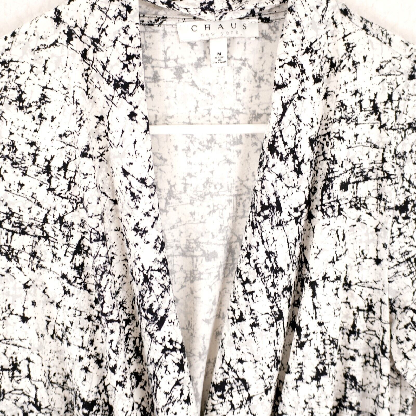 Other Chaus New York Medium Tunic White Black Top Deep V Neck Side Size M / US 6-8 / IT 42-44 - 2 Thumbnail