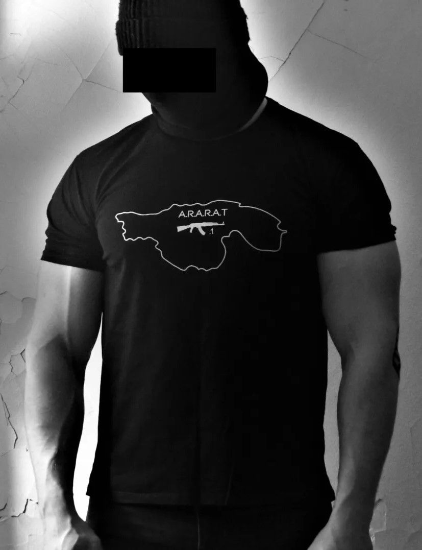 Other HEARTS ARTSAKH T SHIRT Size US L / EU 52-54 / 3 - 1 Thumbnail