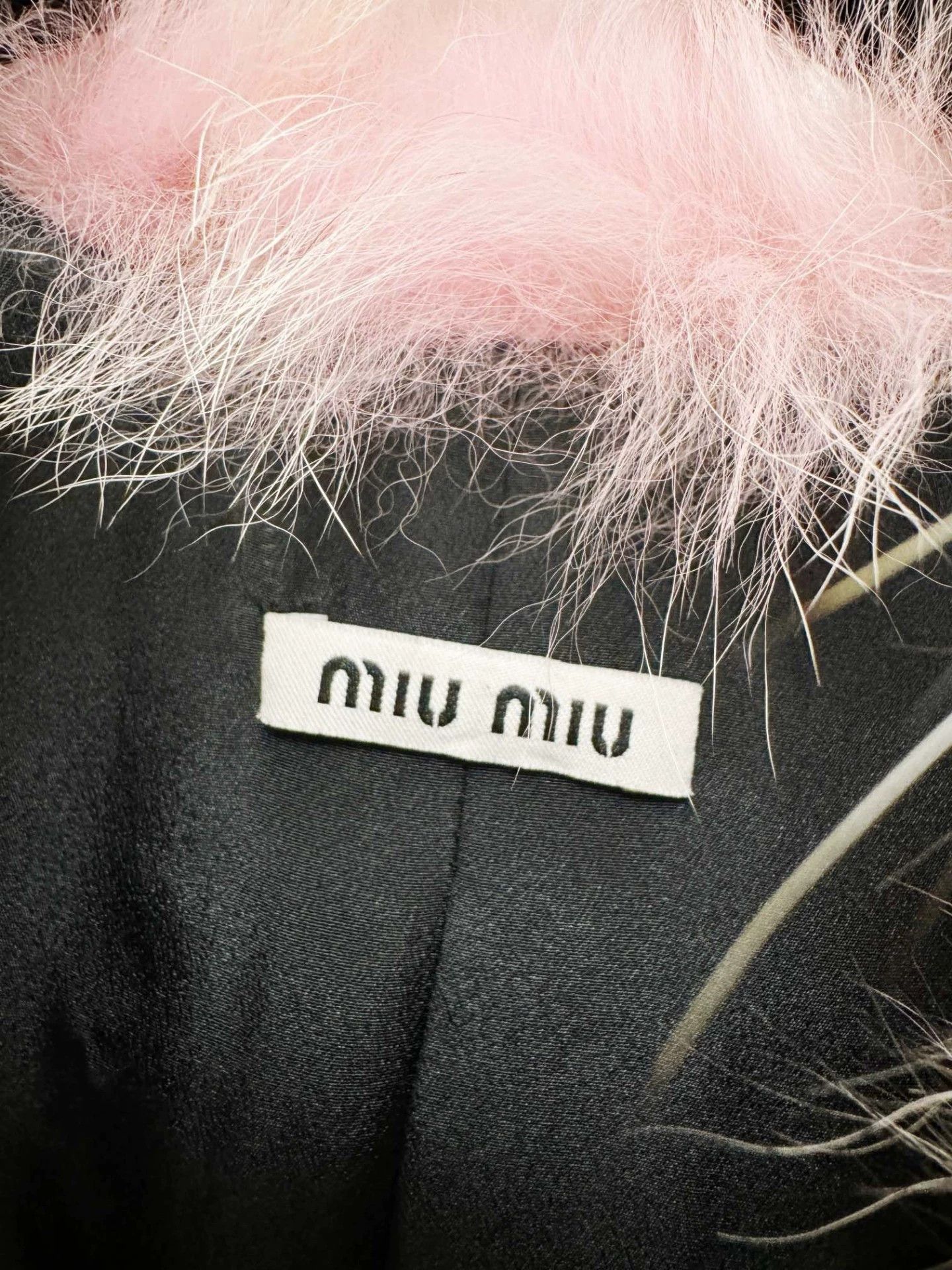 Miu Miu Authentic Miumiu fur vest, size 38. Size M / US 6-8 / IT 42-44 - 3 Thumbnail