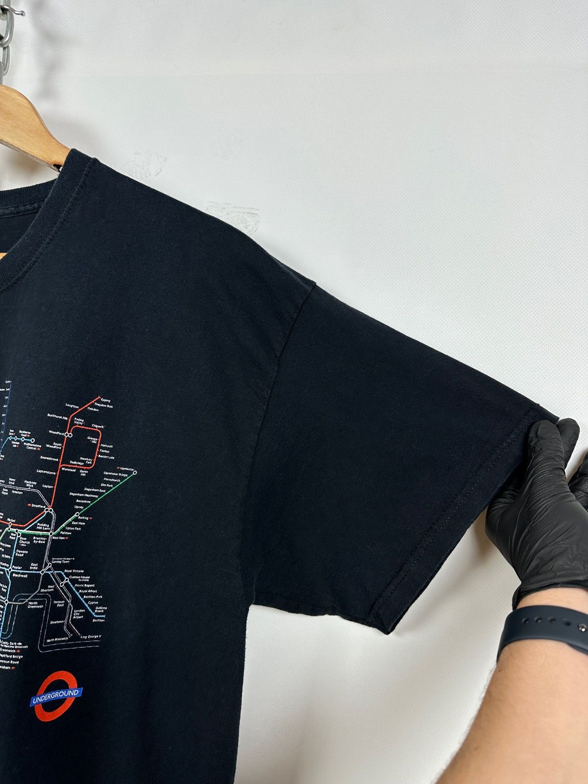 Vintage Vintage Underground London Subway Map T-Shirt Size US XL / EU 56 / 4 - 12 Thumbnail