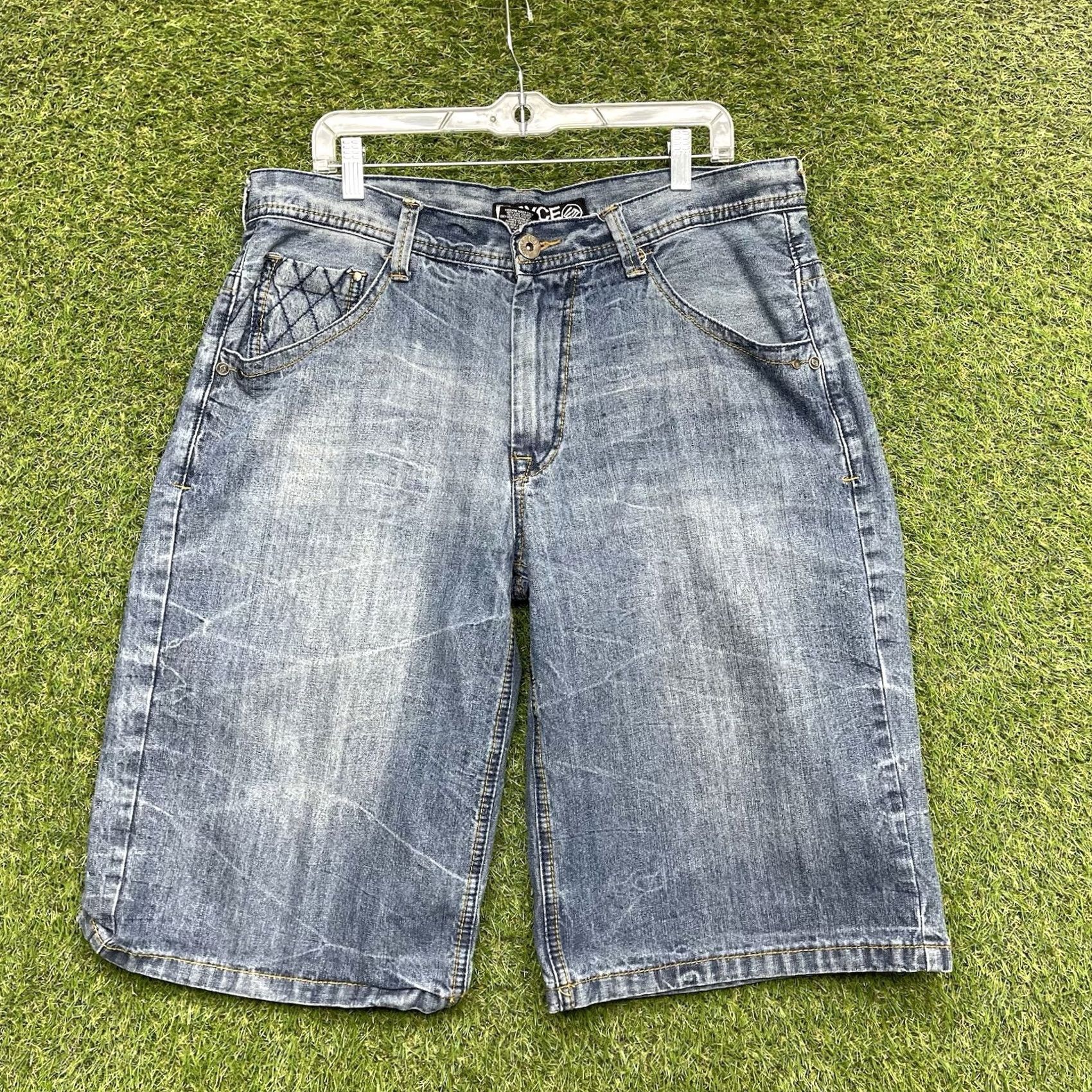 Enyce VINTAGE enyce Bermuda Short Mens 36 Blue Denim 5-Pocket Relaxed Casual Hip Hop Grunge 90s Medium Wash Mens Size US 36 / EU 52 - 3 Thumbnail