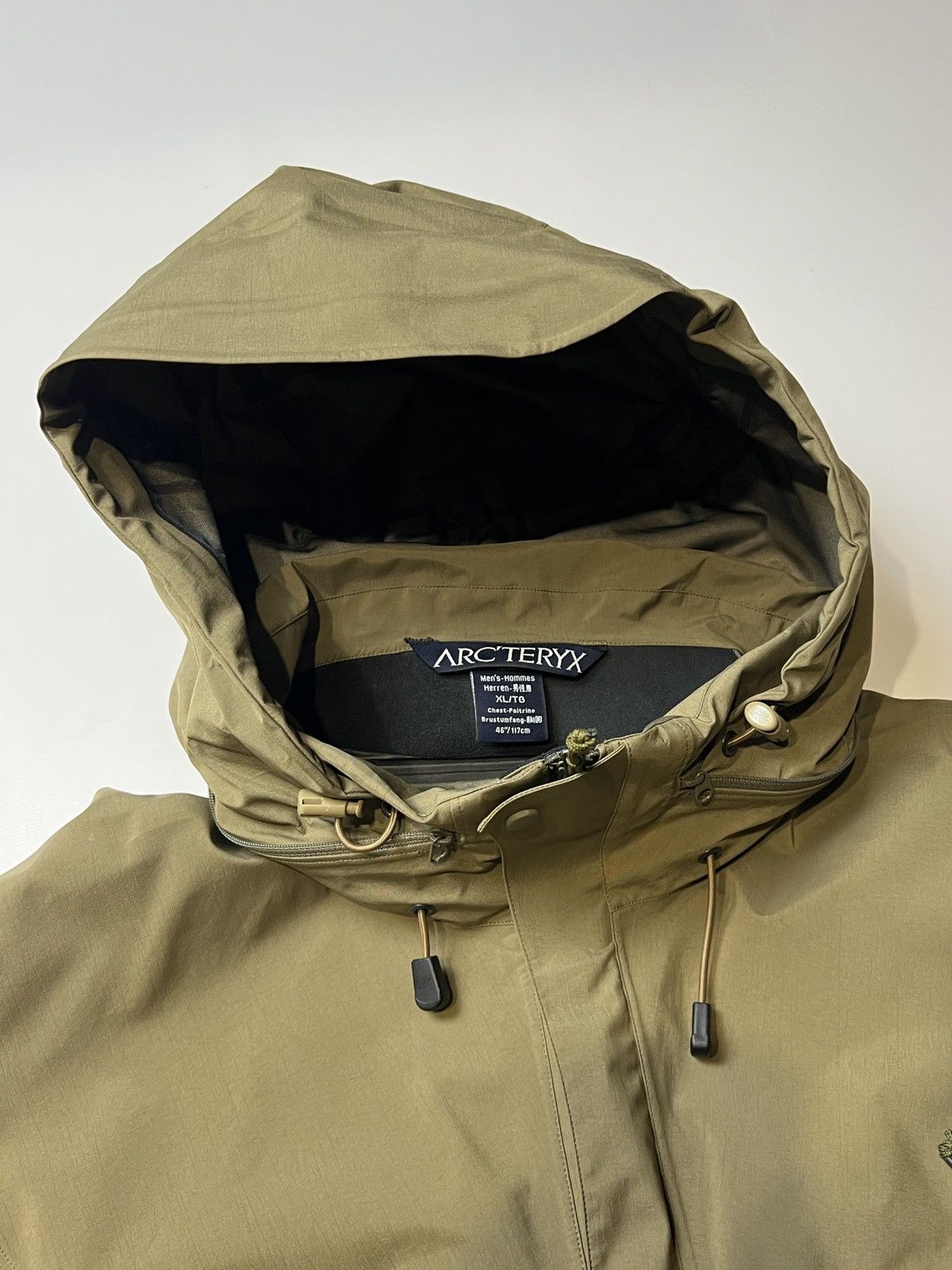 Arc'teryx Arc'teryx LEAF Alpha Gen 1 Jacket – Crocodile / Gore-Tex Size US XL / EU 56 / 4 - 2 Thumbnail