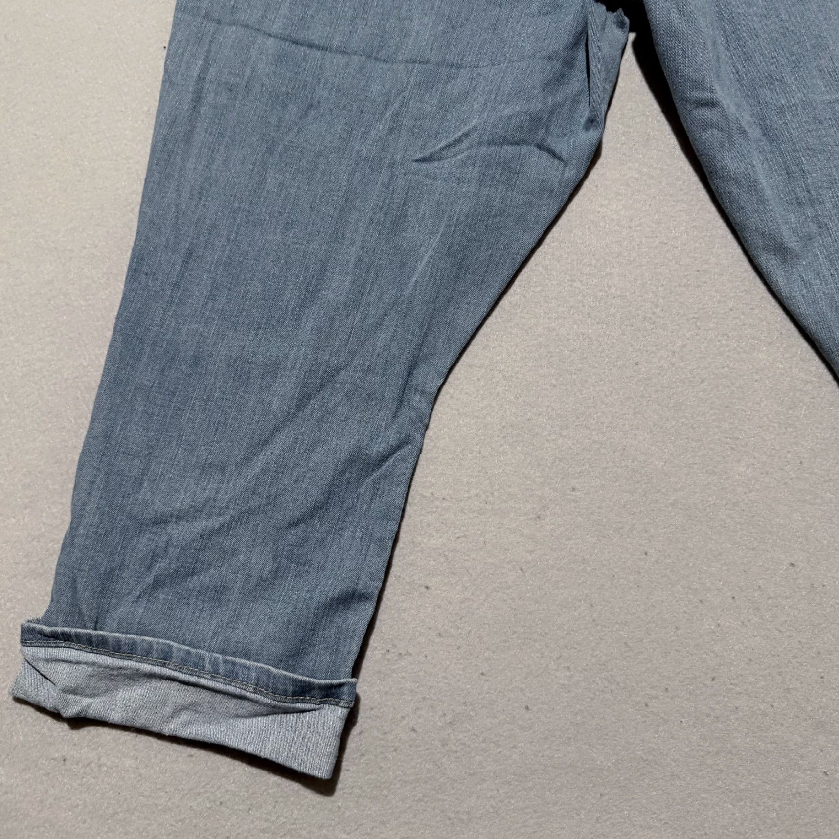 Levi's Signature By Levi's Gold High-Rise Capri Jeans Women's Blue Denim Cuffed - 20 Size 42" / US 20 - 7 Thumbnail