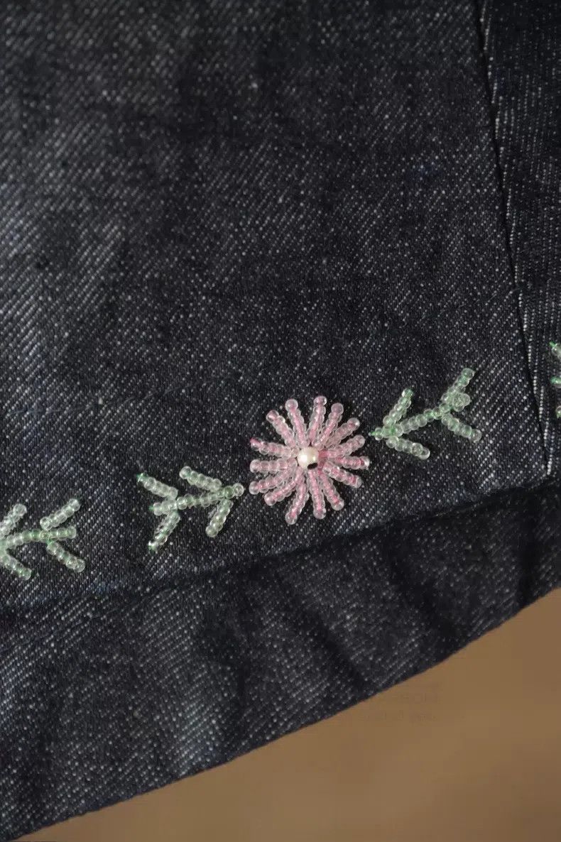 Comme des Garcons Comme Des Garcons size M Flower Beaded Denim Skirt Size 23" - 4 Thumbnail