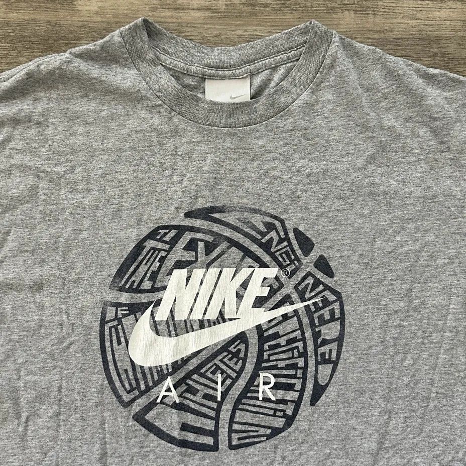 Nike Vintage 2000s Nike Basketball Swoosh T-Shirt Size Large Size US L / EU 52-54 / 3 - 2 Thumbnail