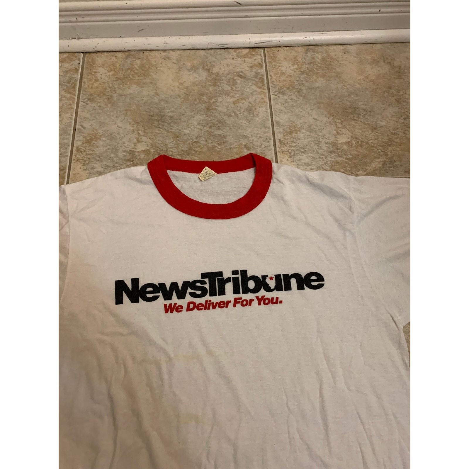 Other Vintage news tribune T shirt size large 1990s 80s Size US L / EU 52-54 / 3 - 2 Thumbnail