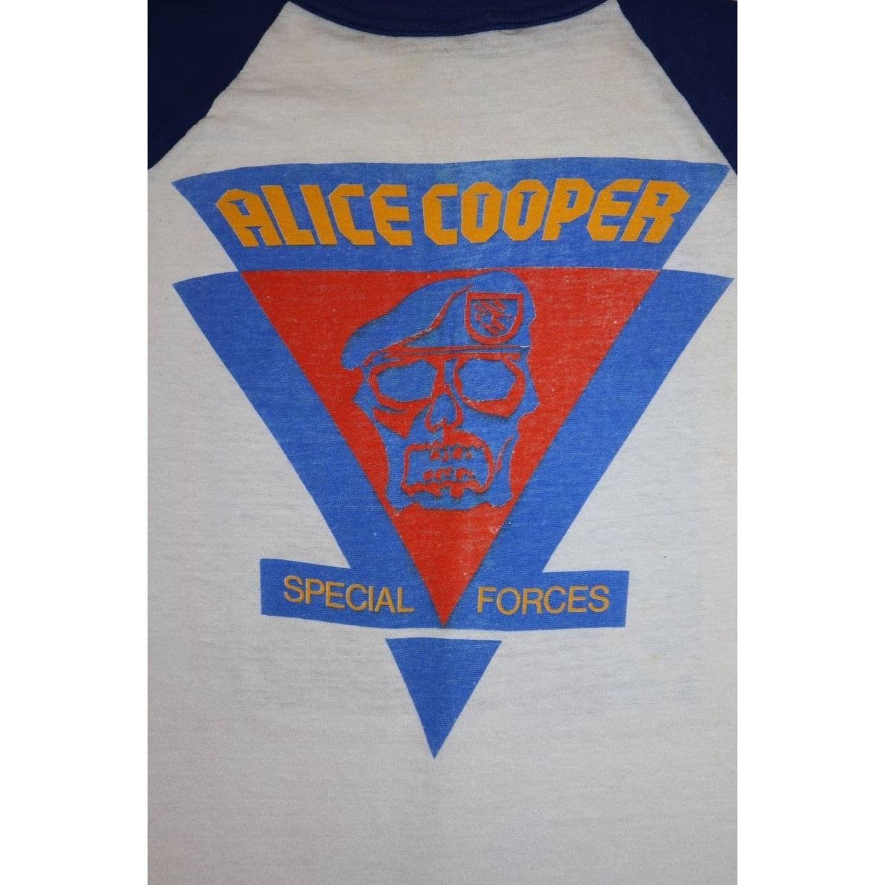 Vintage Vintage 80s Alice Cooper Special Forces Tour Concert Raglan Size US M / EU 48-50 / 2 - 6 Thumbnail