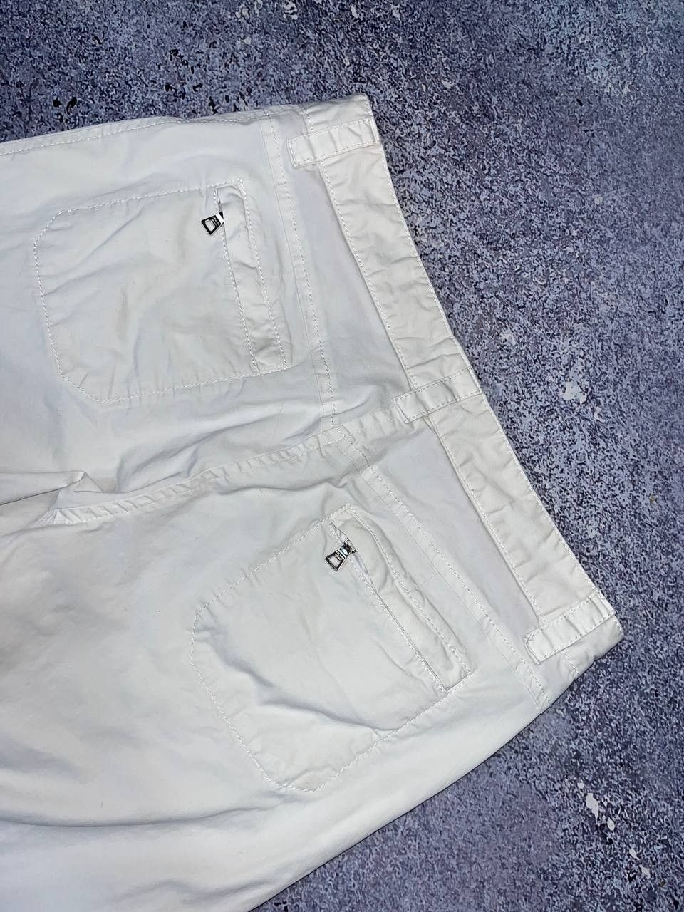 Prada Luxury Summer Prada 3/4 white Cargo Pants Traingle Logo Size 28" / US 6 / IT 42 - 6 Thumbnail