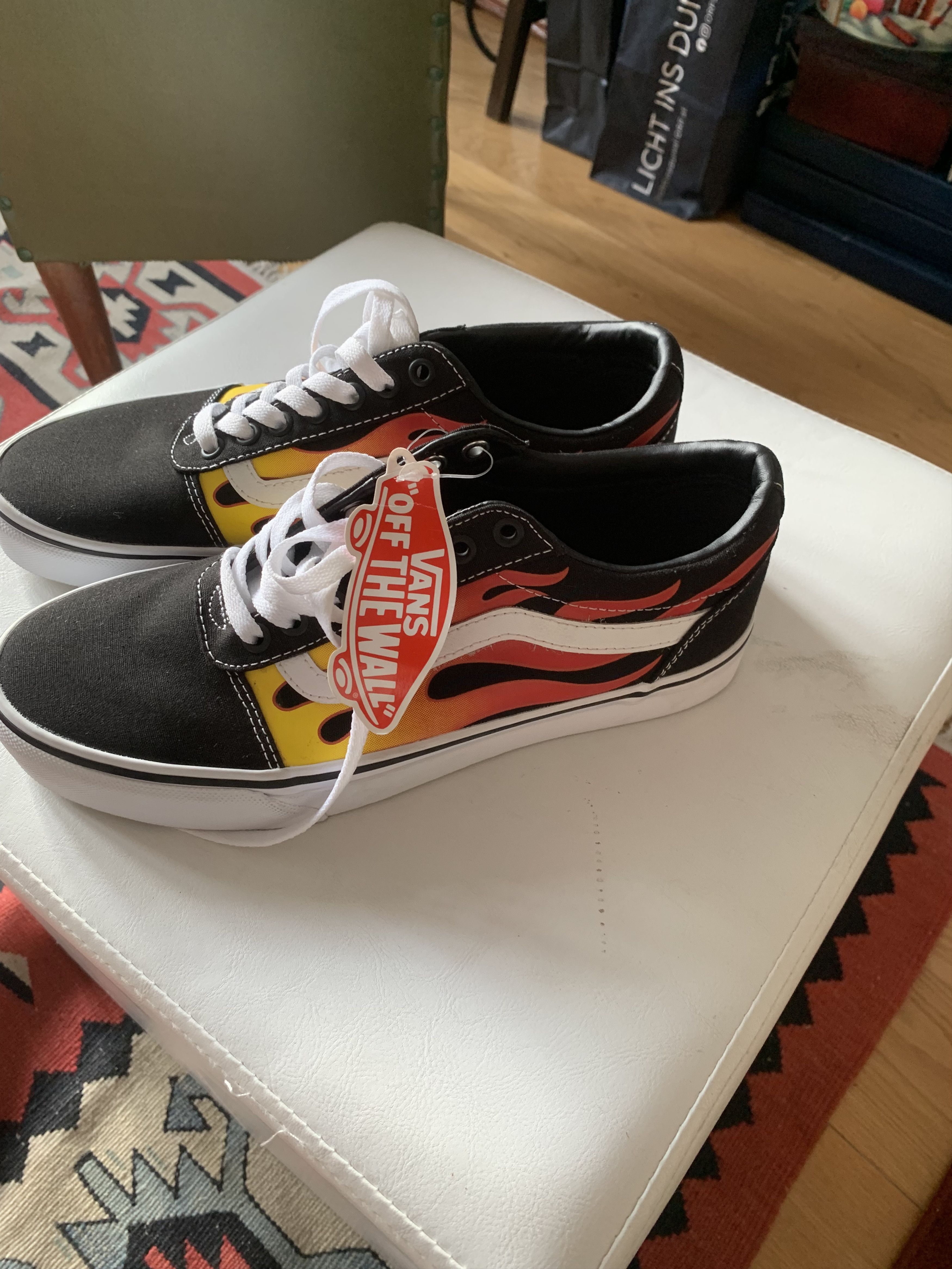 Vans Vans Old Skool flame (brand new) Size US 8.5 / EU 41-42 - 2 Thumbnail