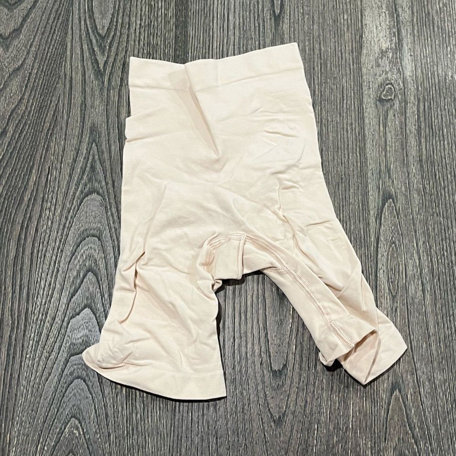 SKIMS NWOT Skims Shapewear Seamless Sculpt High Waisted Above S Size ONE SIZE - 1 Thumbnail