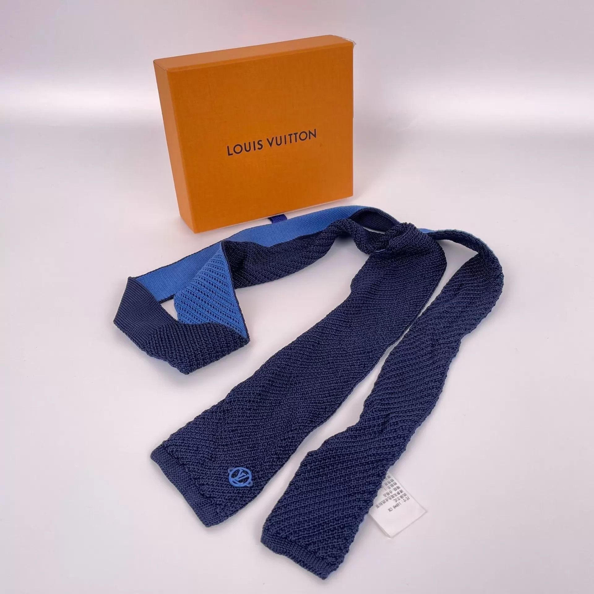 Louis Vuitton LV blue men's tie new Size ONE SIZE - 1 Thumbnail