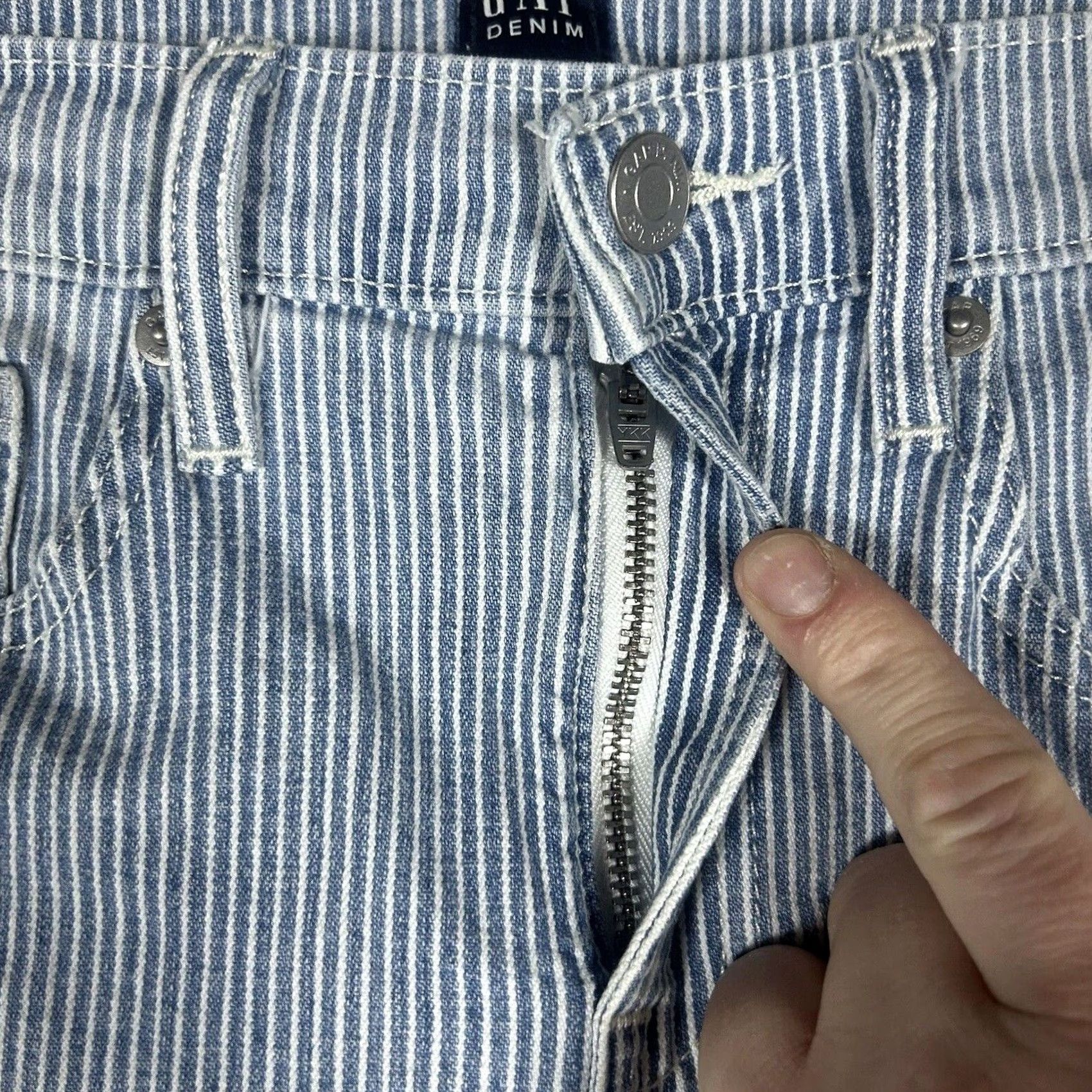 Gap Gap Denim True Skinny Pants Womens Regular Size 25 Striped Blue White Stretch Pants Size 42" / US 20 - 2 Thumbnail