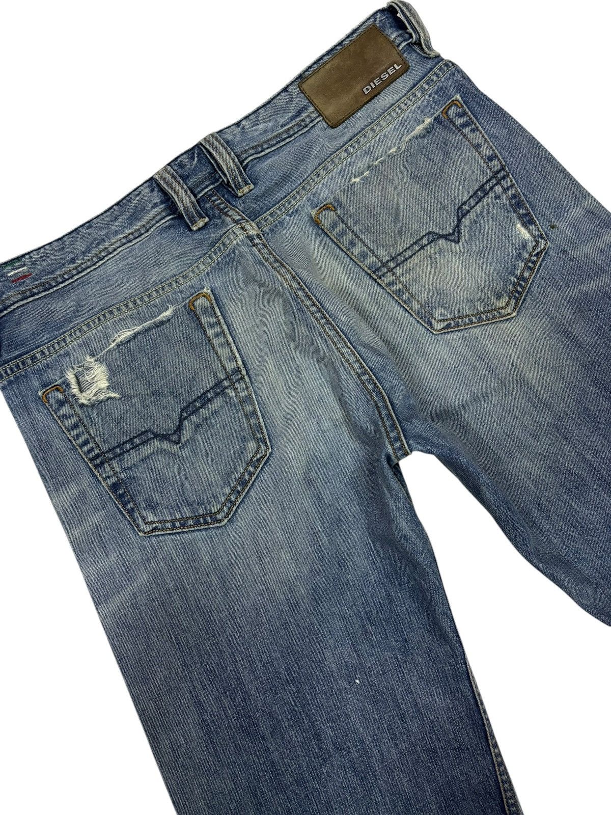 Diesel 90s Vtg Diesel Viker Distressed Blue Washed Jeans Size US 34 / EU 50 - 6 Thumbnail
