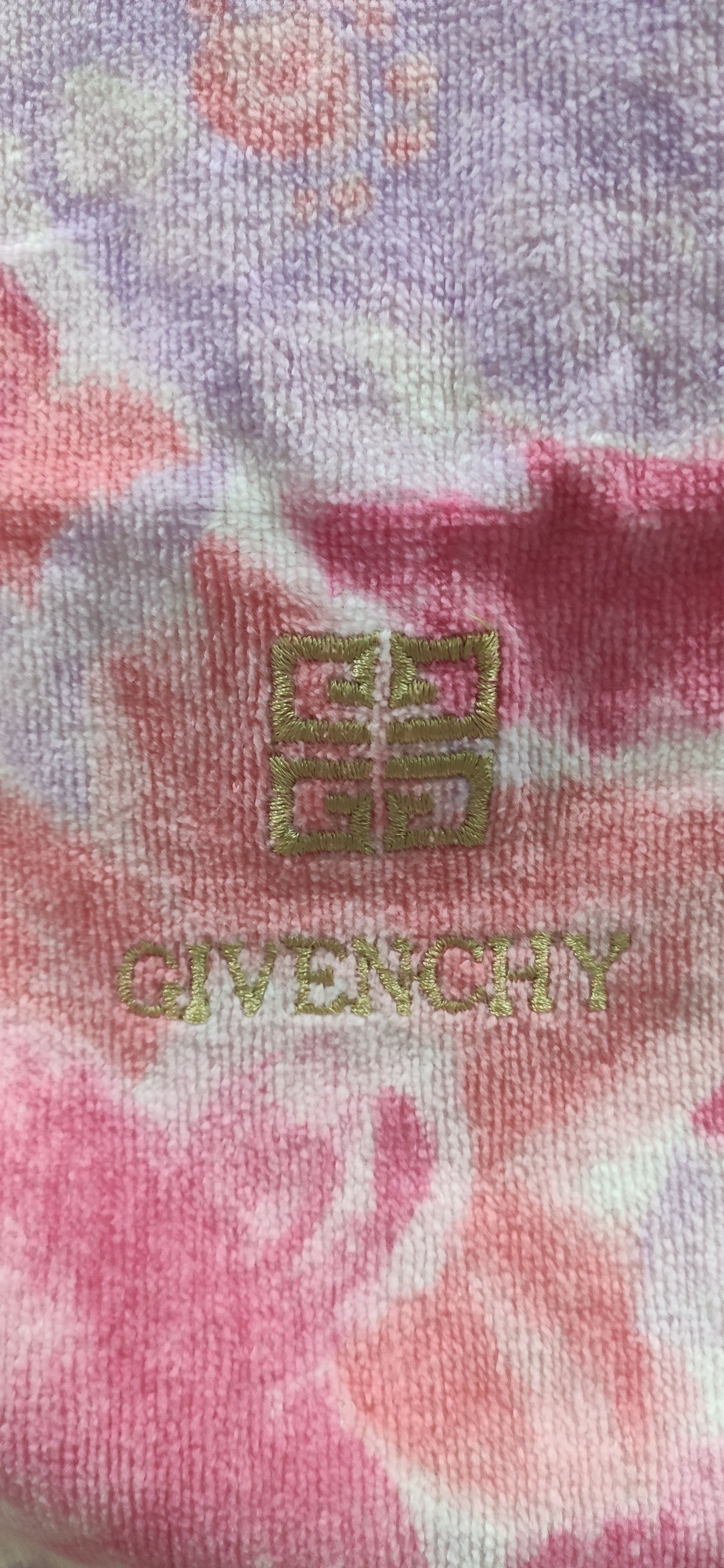 Givenchy Beautiful Givenchy Gym Towel Size ONE SIZE - 2 Thumbnail