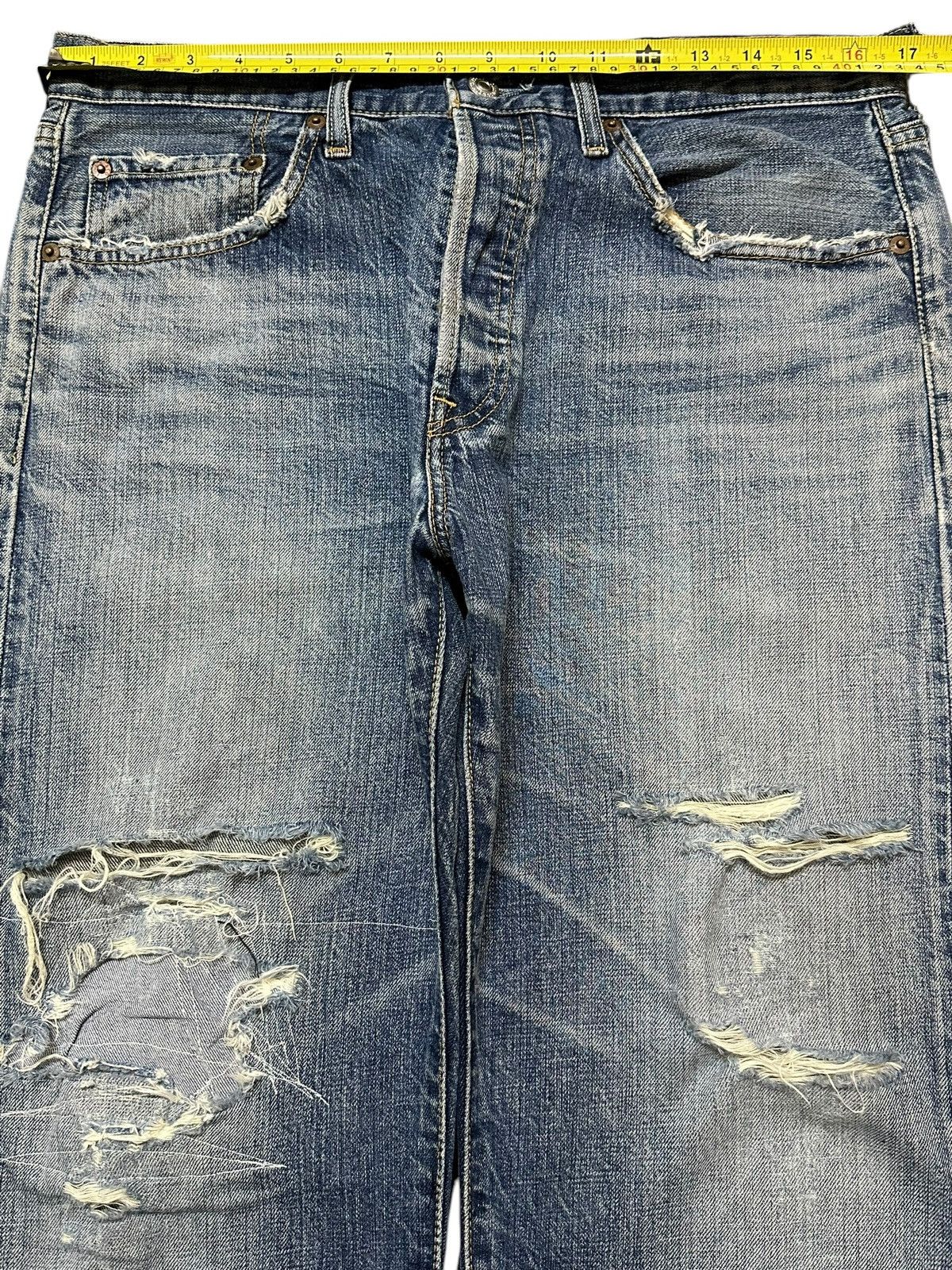 Levi's Vintage 90s Levis 501 Faded Wash Distressed Baggy Jeans Size US 33 - 12 Thumbnail