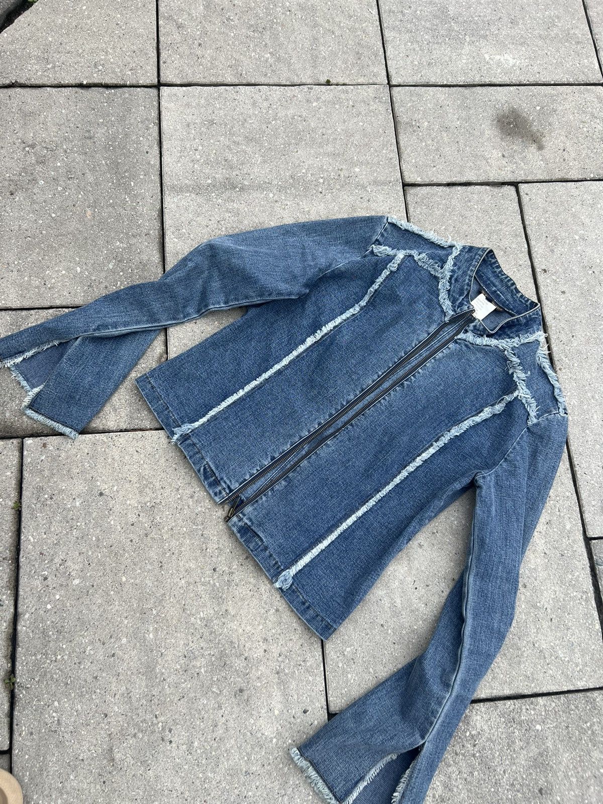 Japanese Brand Distressed cropped denim jacket Size US S / EU 44-46 / 1 - 6 Thumbnail