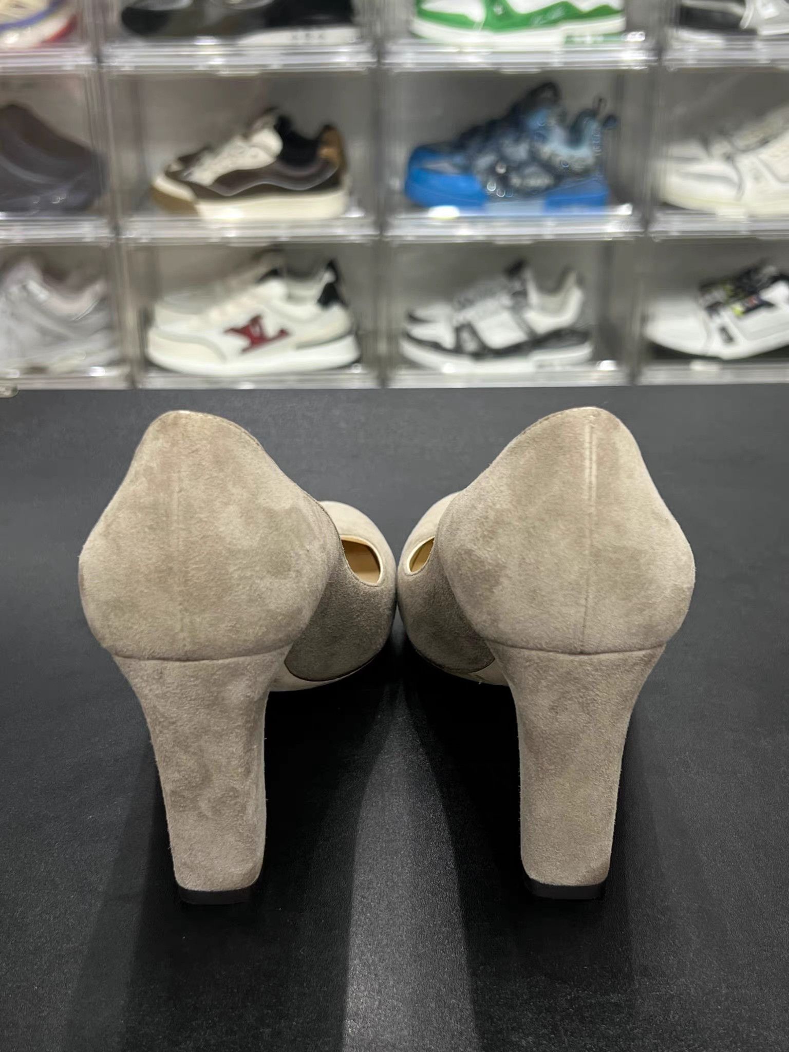 Jimmy Choo Jimmy Choo Beige Suede Heels K15 Size US 6 / IT 36 - 6 Thumbnail
